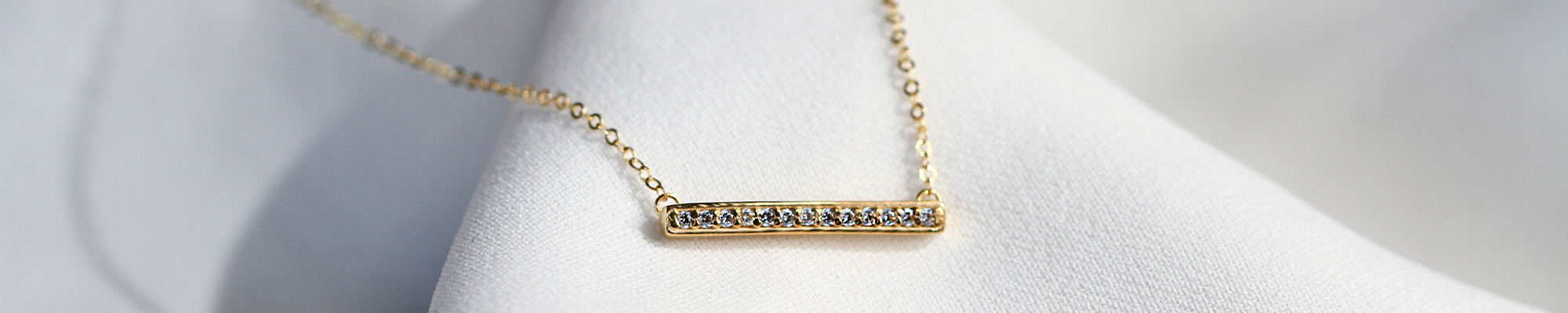 Gouden ketting met steen
