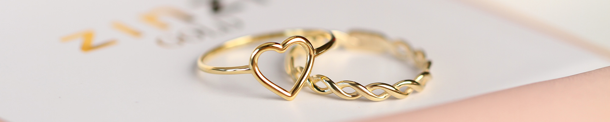 Gouden ring zonder steen