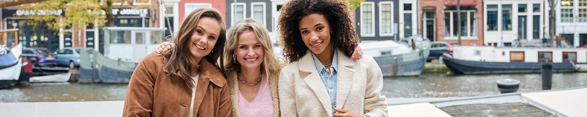 Nieuwe oorbellen Nieuwe oorbellen