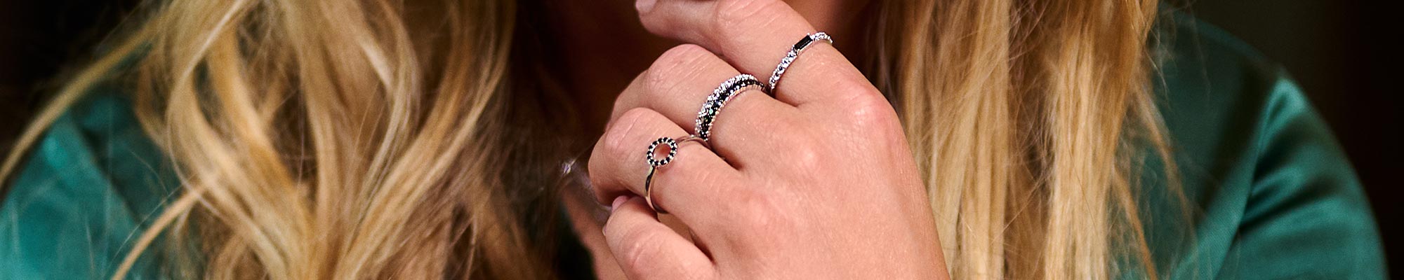 Zwarte sieraden
