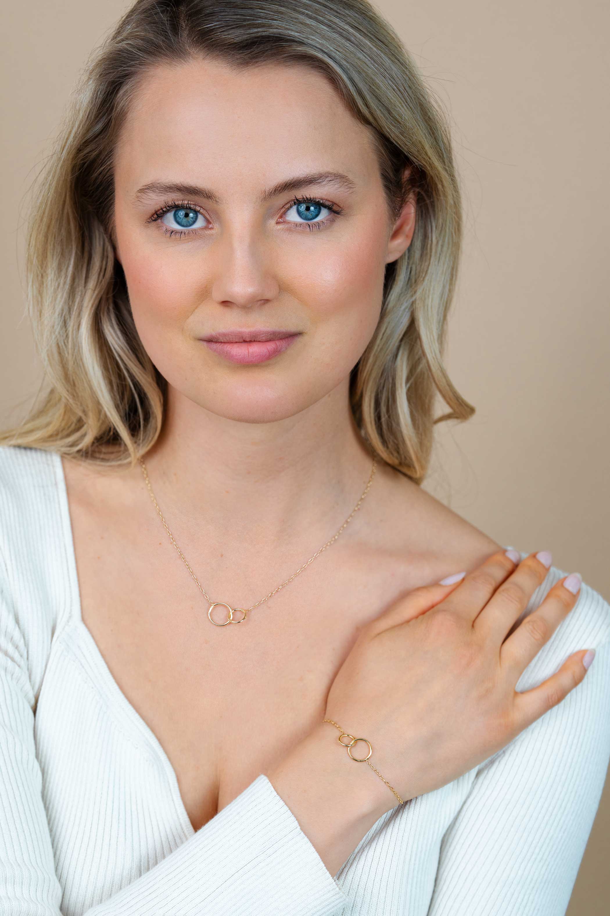 Giftset: Gold plated zilveren armband met bijpassende gold plated zilveren ketting 'Verbondenheid'. Een complete look in één giftset GIFTSET2275G