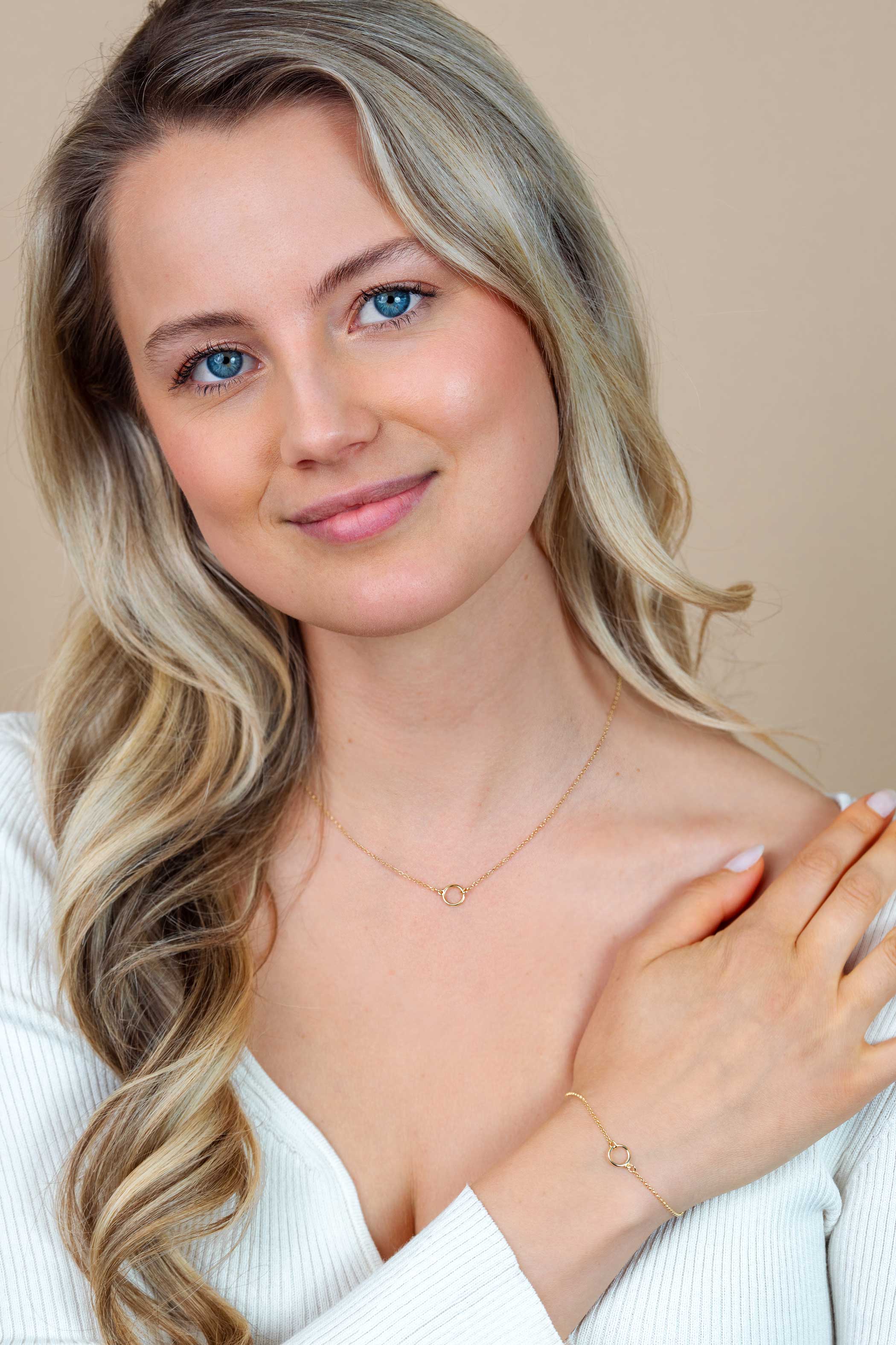 Giftset: Gold plated zilveren armband met open rondje en bijpassende gold plated zilveren ketting. Een complete look in één giftset GIFTSET2523G