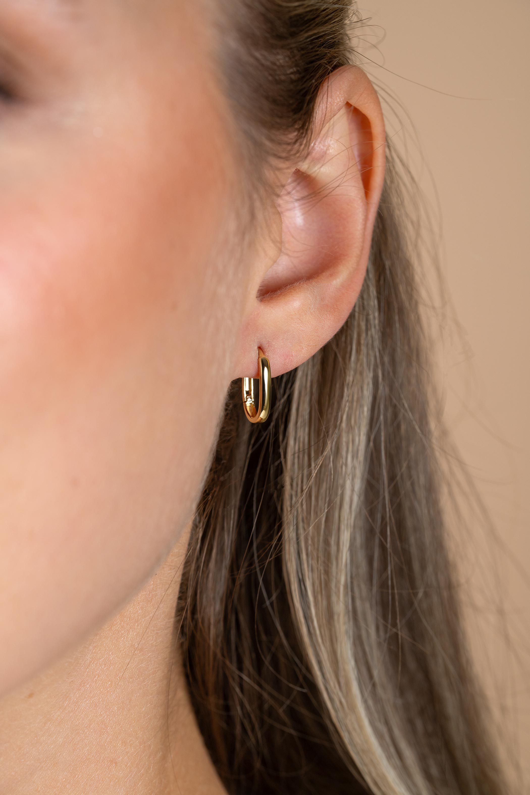 13mm ZINZI Gold 14 krt gouden oorringen ovaal model met luxe klapsluiting 13mm x 1,9mm ZGO565
