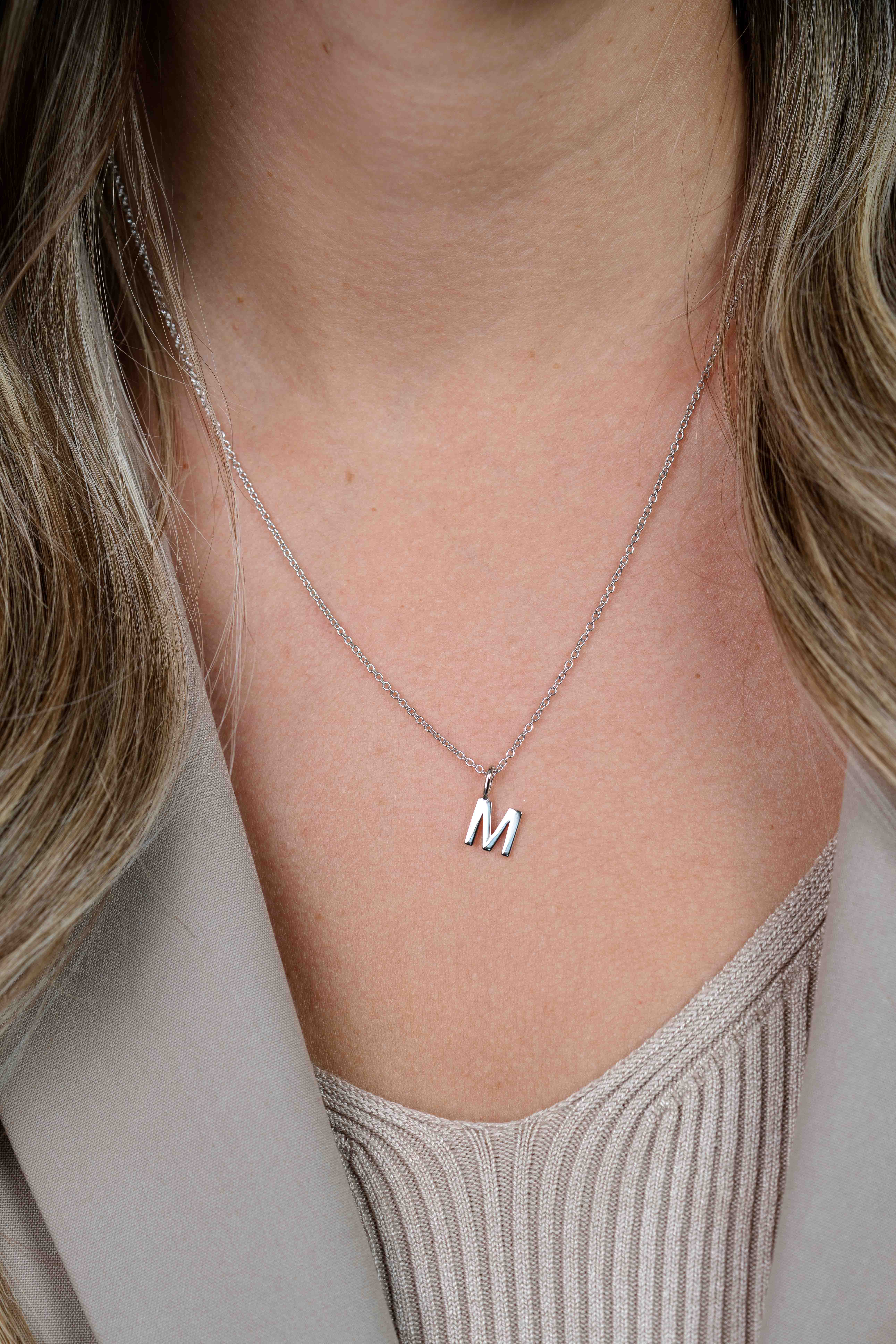 ZINZI zilveren letter hanger M ZIH2140M