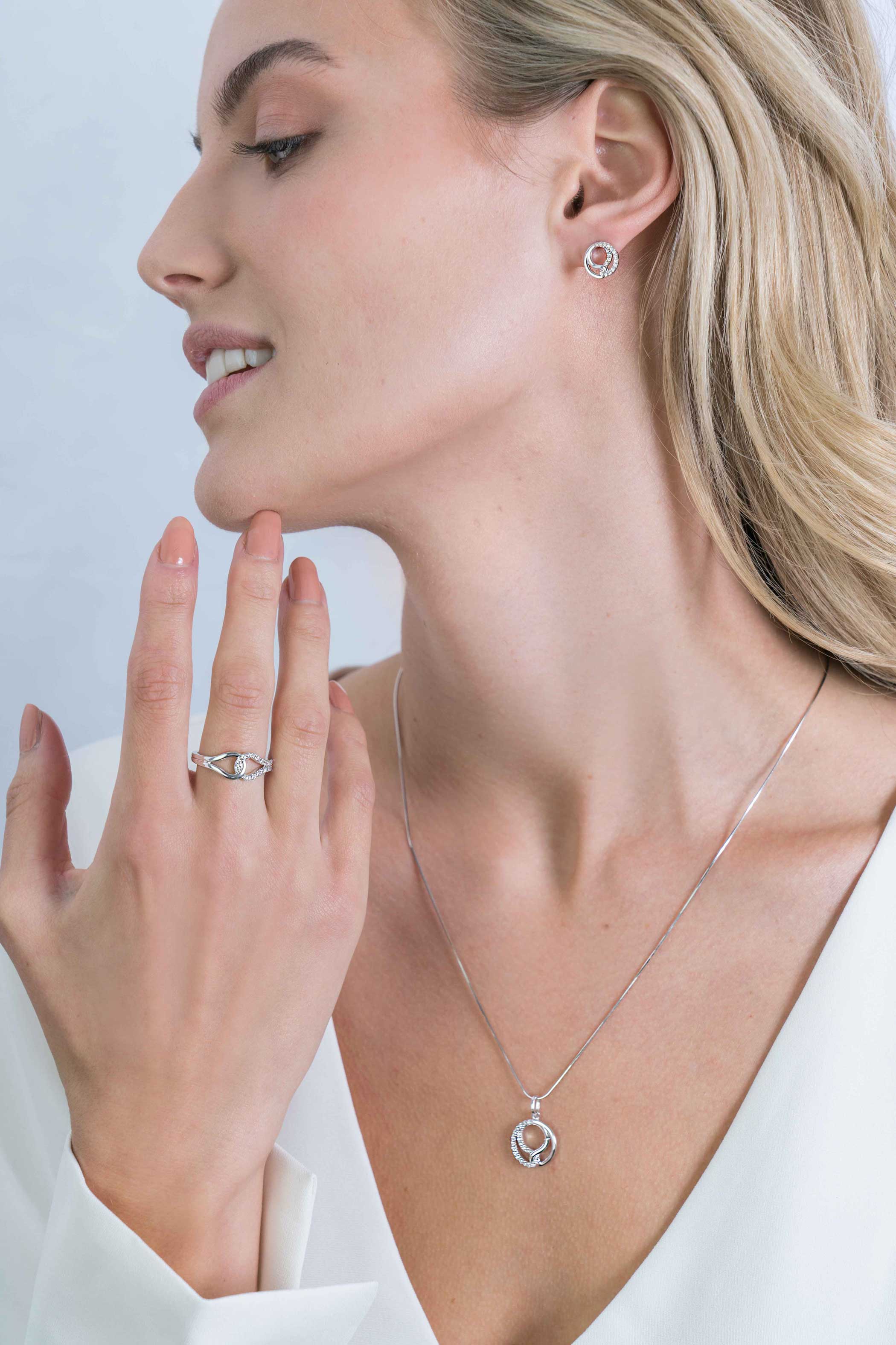 ZINZI zilveren oorknoppen 10mm symboliseert verbondenheid witte zirconia's ZIO2119