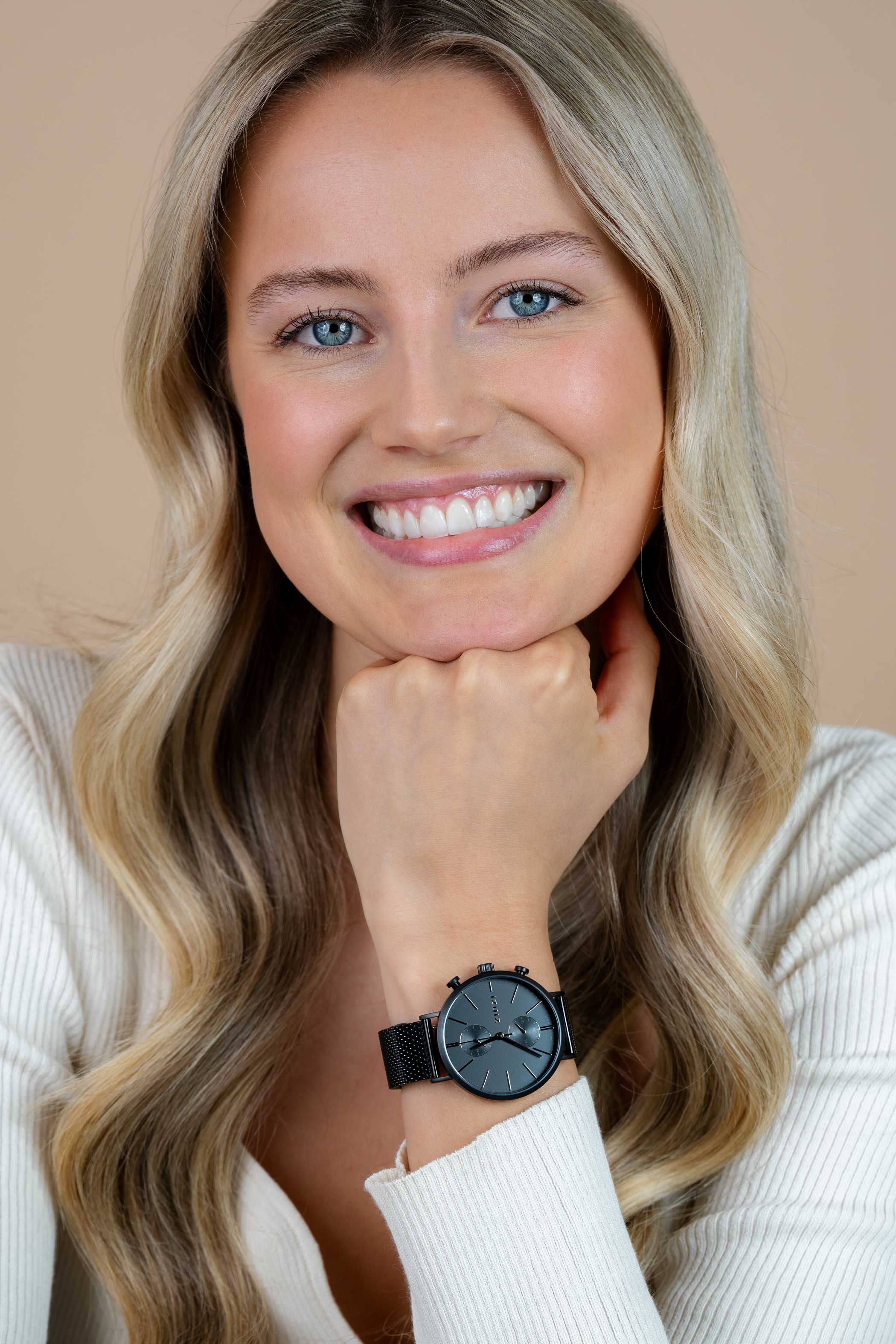 ZINZI watch Traveller black zwarte wijzerplaat, zwarte stalen kast zwarte mesh band 39mm dual time ZIW750M