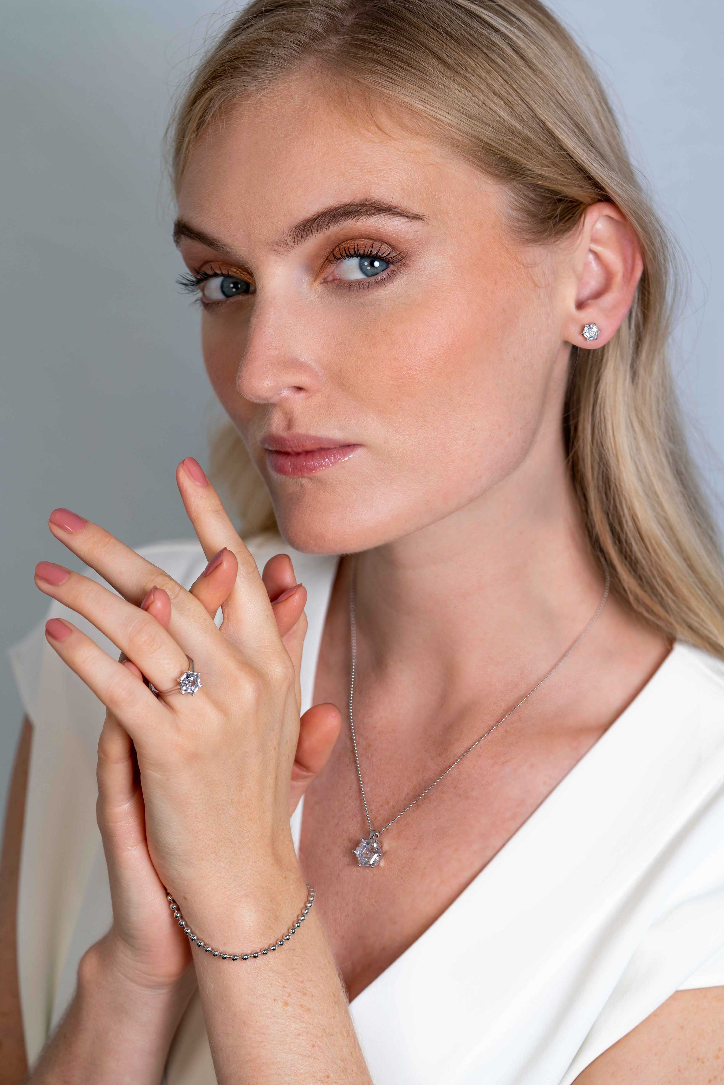 ZINZI zilveren hanger met zeshoekige witte zirconia 15mm ZIH2259 (zonder collier)