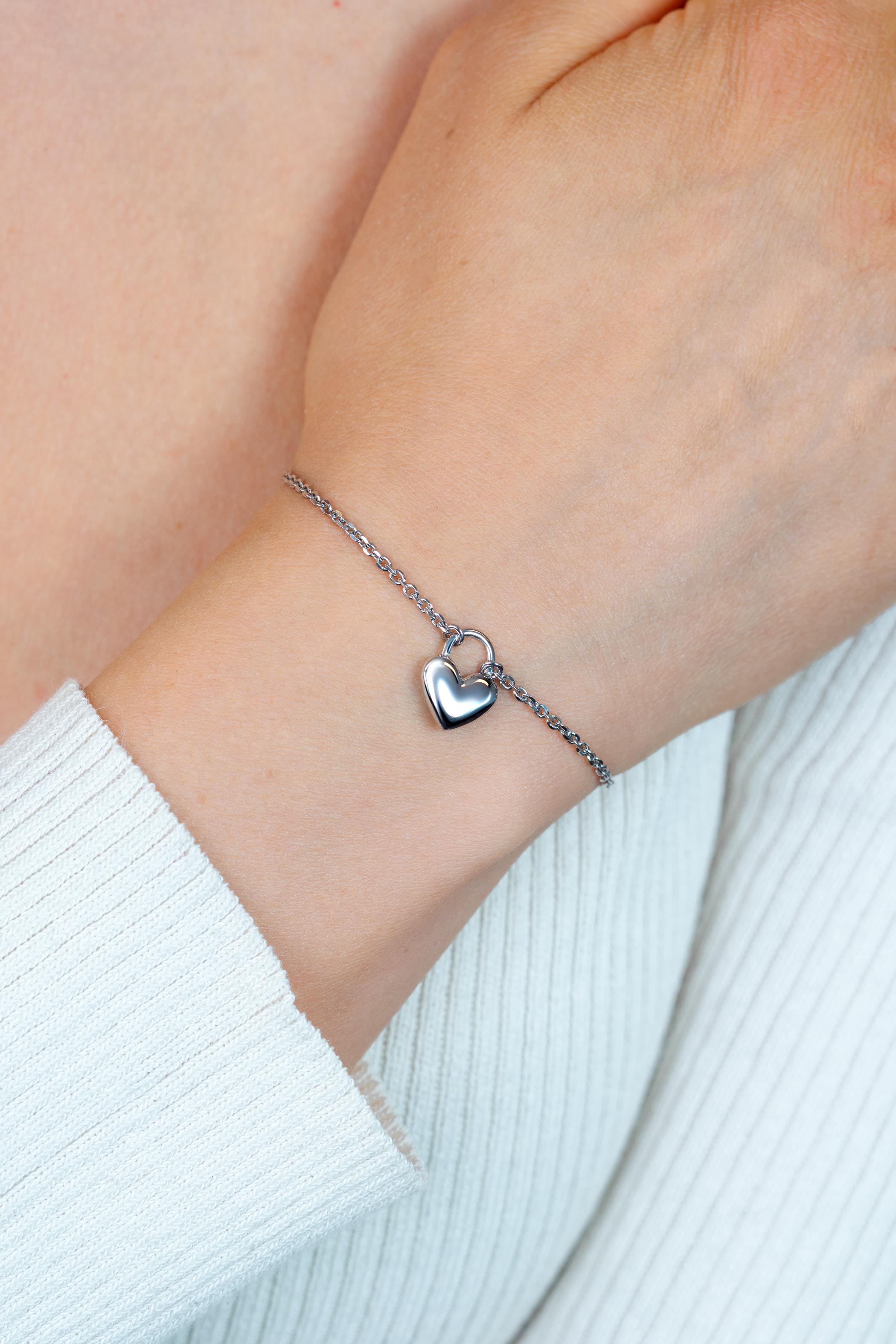 ZINZI zilveren  schakelarmband met hartvormige slot hanger 17-20cm ZIA2673