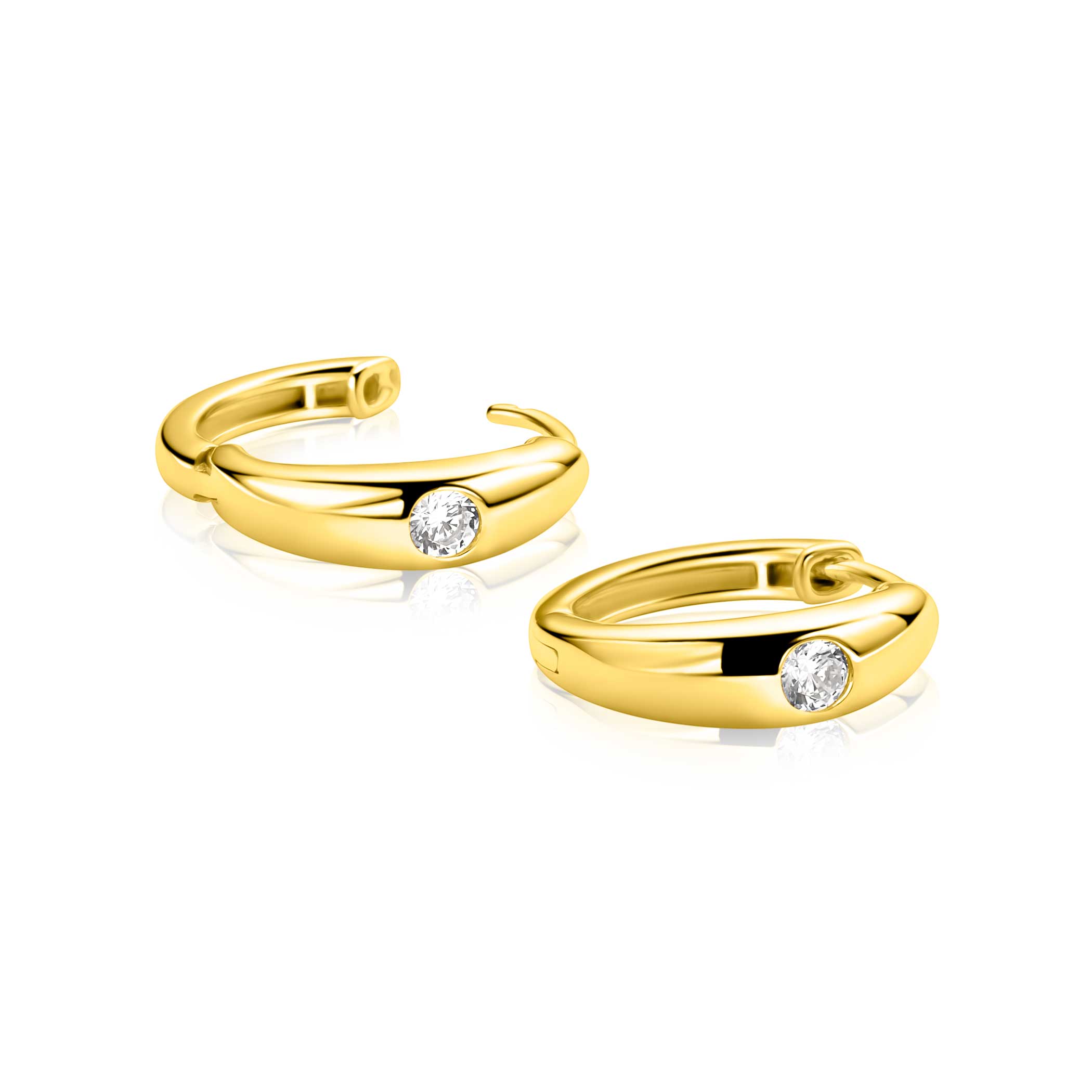 16mm ZINZI gold plated zilveren oorringen organisch gevormd met witte zirkonia 4,5mm breed met luxe klapsluiting ZIO2898