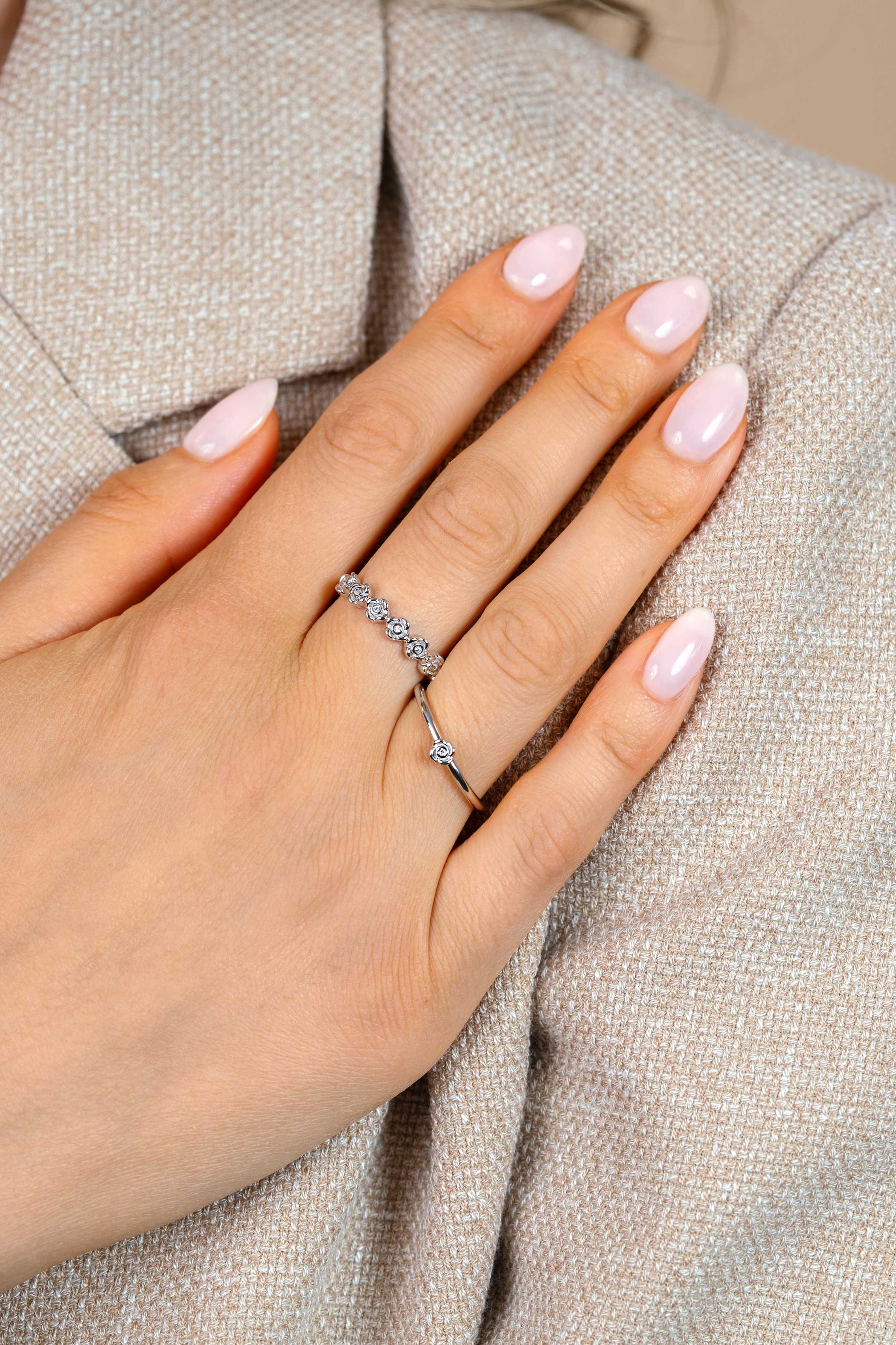 ZINZI zilveren ring met roosvorm (4mm), bezet met een witte zirkonia ZIR2872