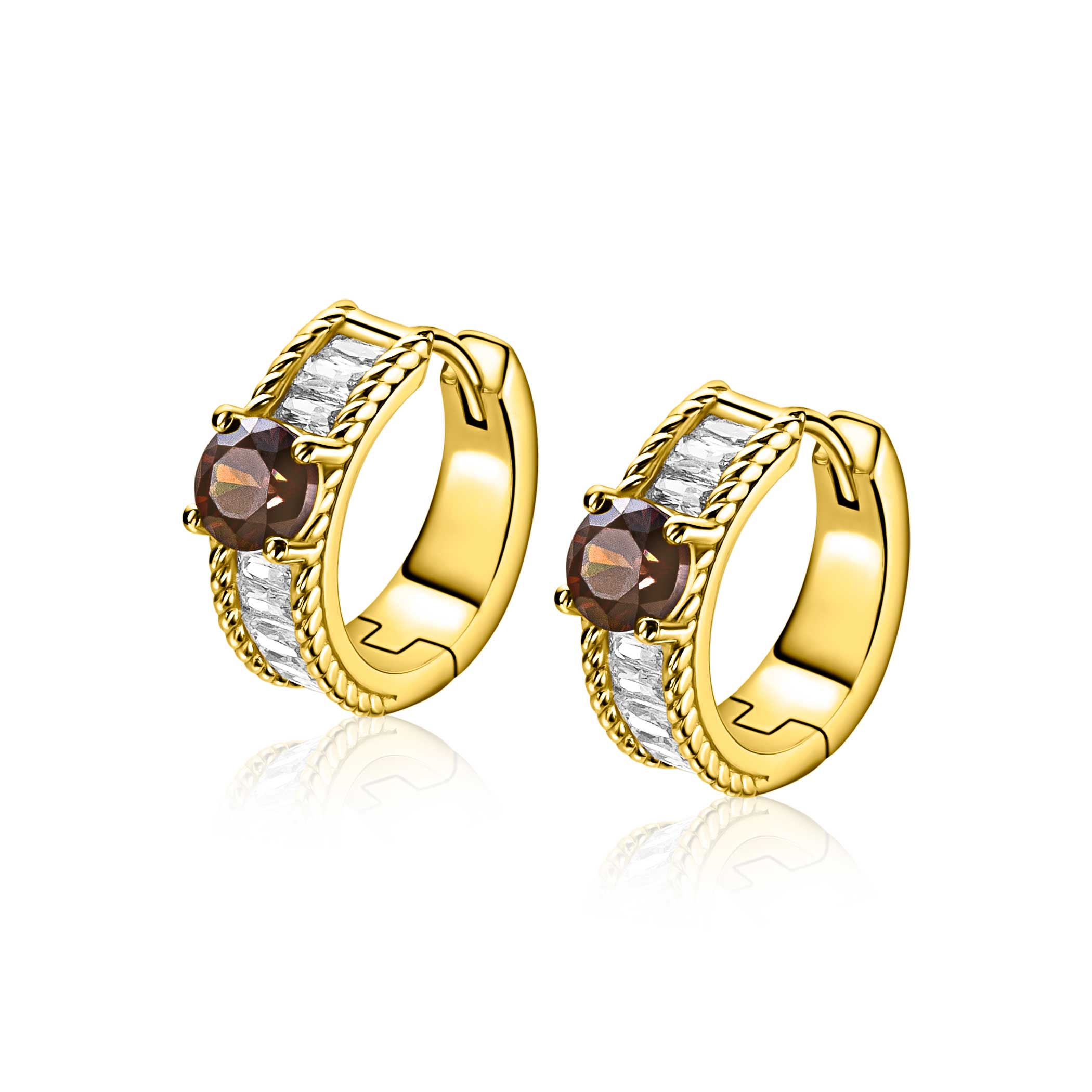16mm ZINZI gold plated zilveren oorringen met een bruine kleursteen, een rij baguette geslepen witte zirkonia’s en sierlijke randafwerking, met klapsluiting ZIO2880