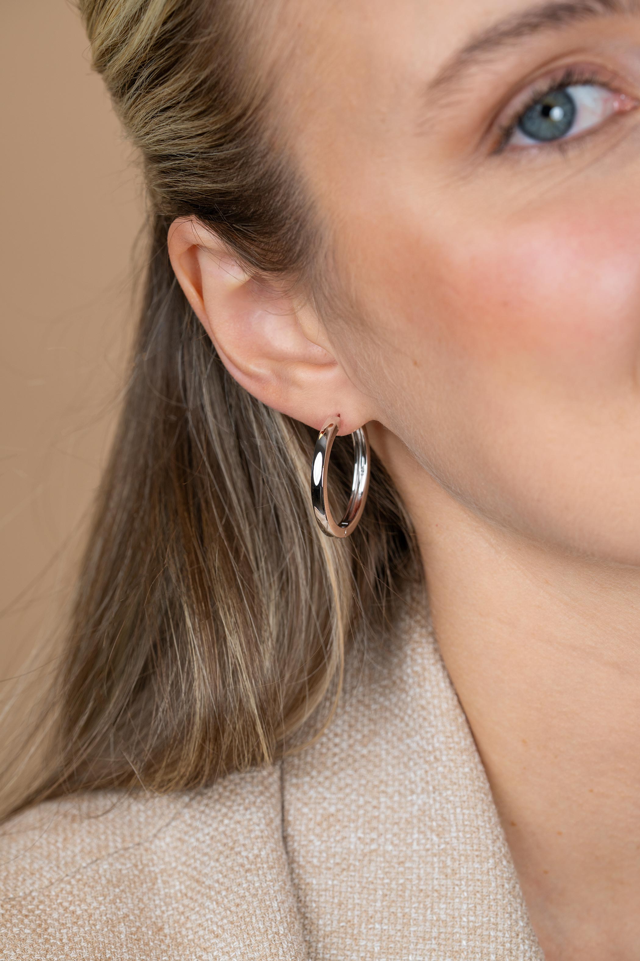 Zinzi zilveren oorringen 28 x 3mm glad met luxe klapsluiting ZIO193
