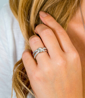 ZINZI zilveren brede cross-over ring glad wit ZIR1791