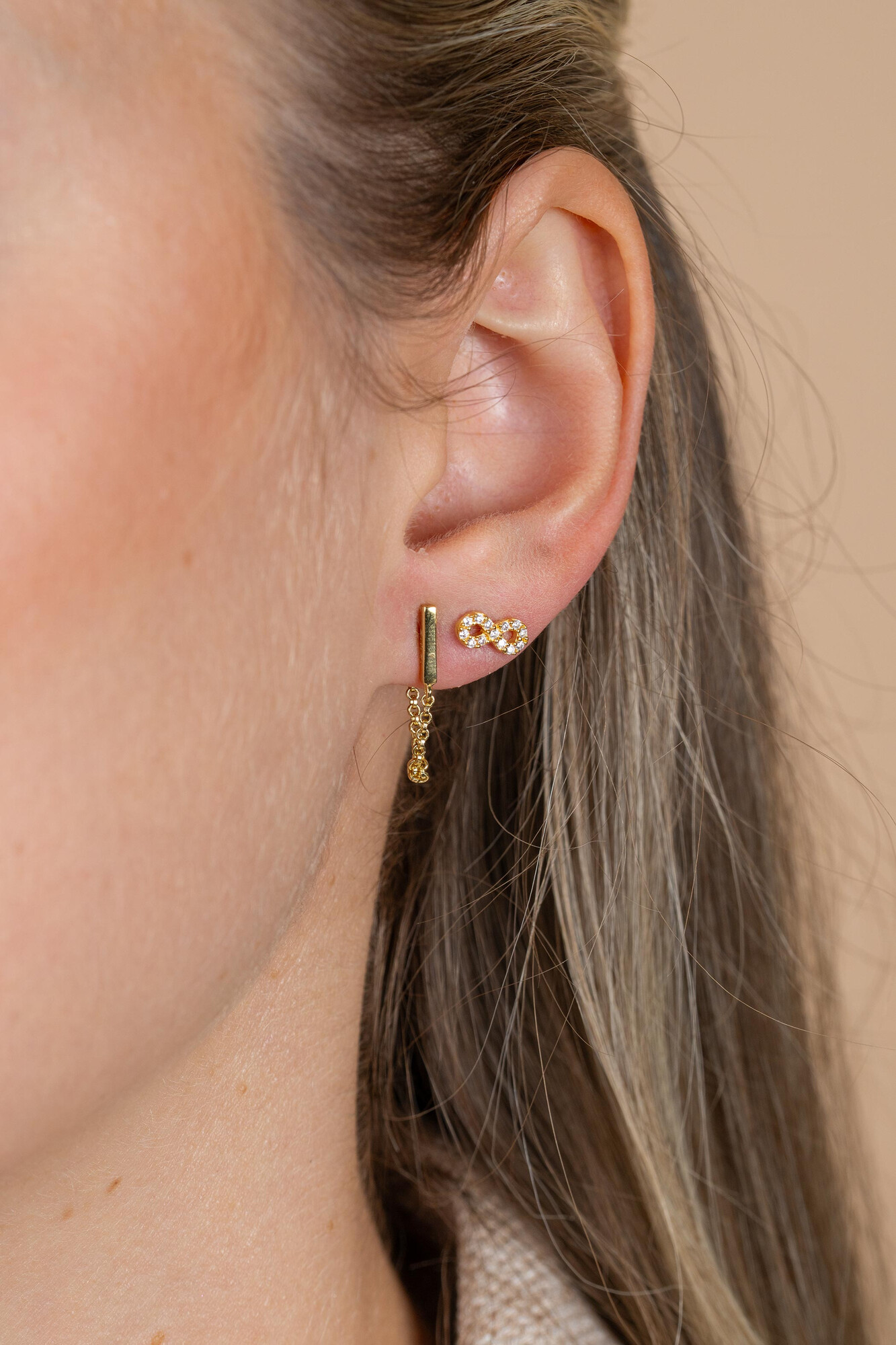 Giftset: Twee paar goldplated zilveren oorsieraden, perfect op elkaar afgestemd in één prachtige set (ZIO2597Y en ZIO1688G) GIFTSET15