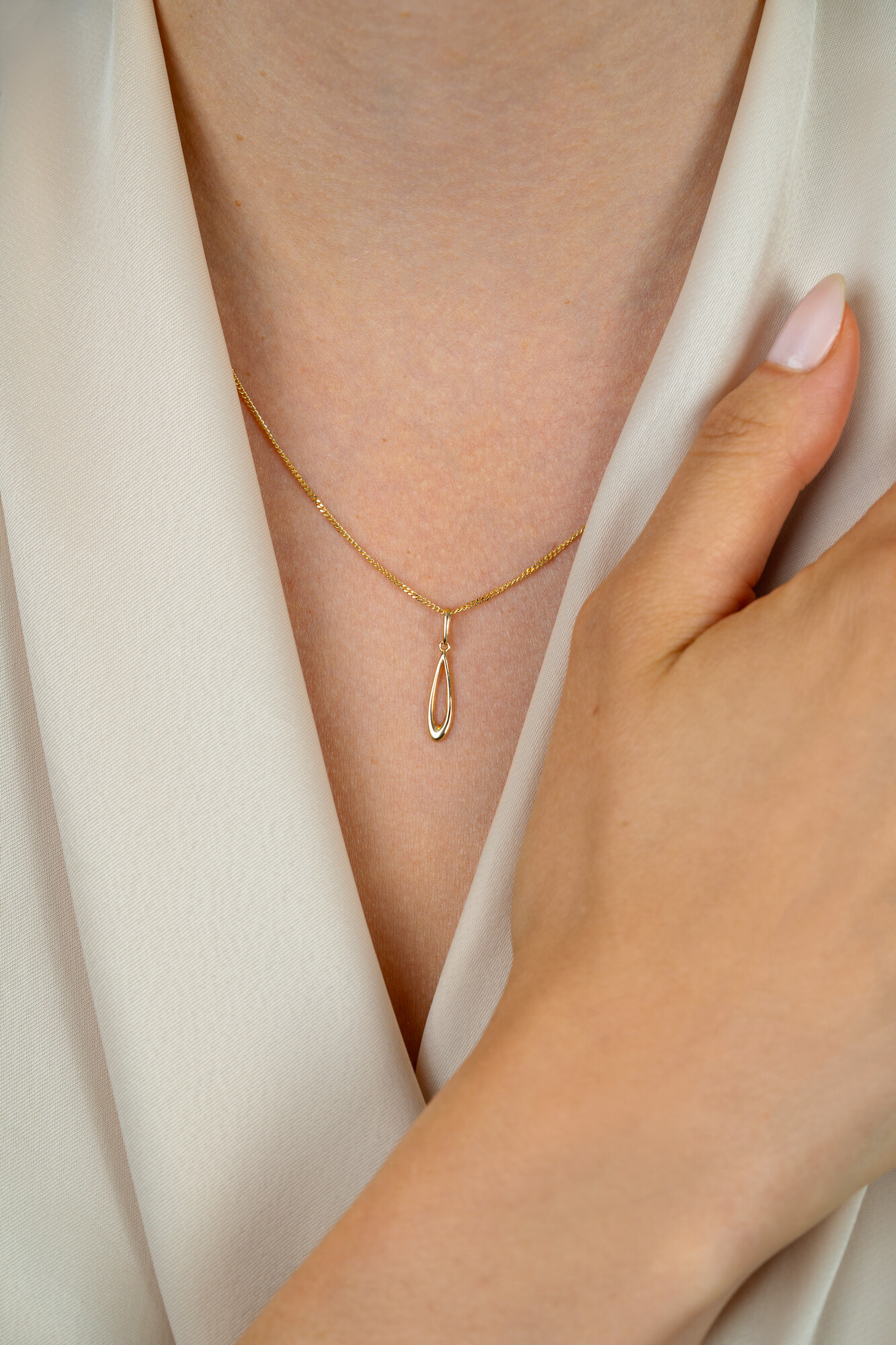 21mm ZINZI Gold 14 krt gouden hanger met open peervorm ZGH541 (zonder collier)