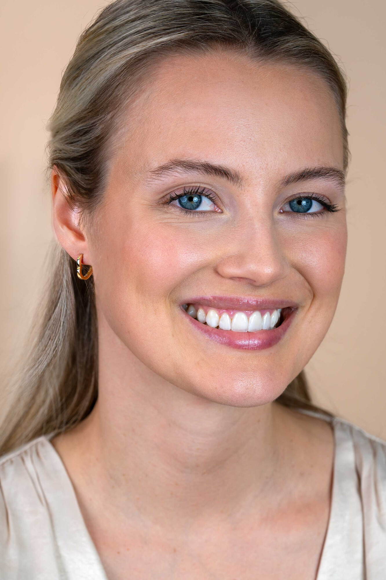 15mm ZINZI Gold 14 krt gouden oorringen in hartvorm met luxe klapsluiting 2mm vierkante buis ZGO574
