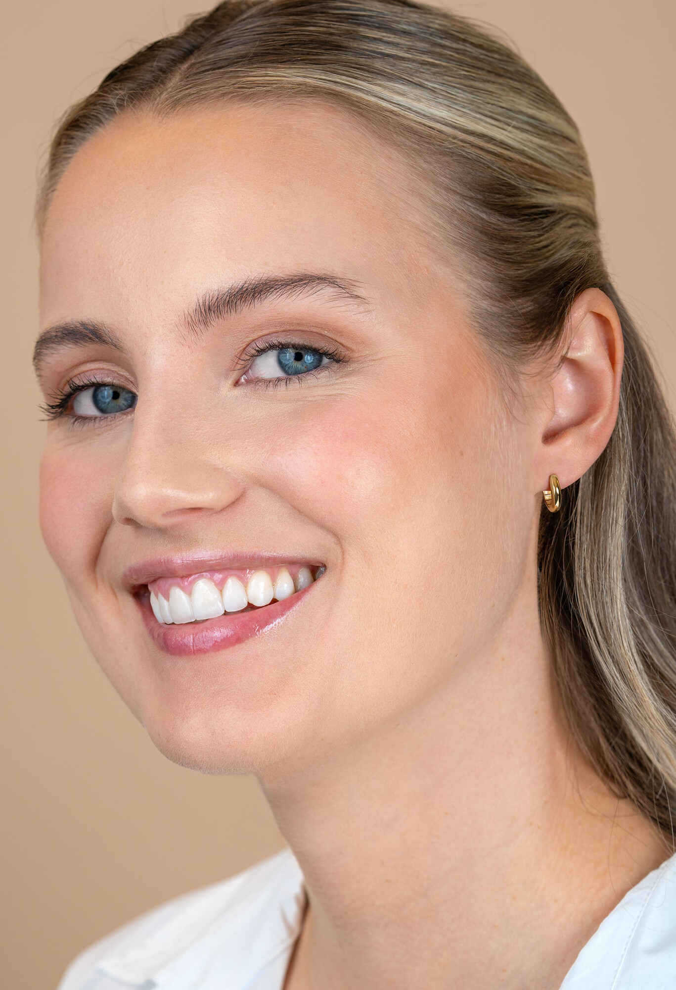 12mm ZINZI Gold 14 krt gouden oorringen met luxe klapsluiting 3mm brede buis ZGO567
