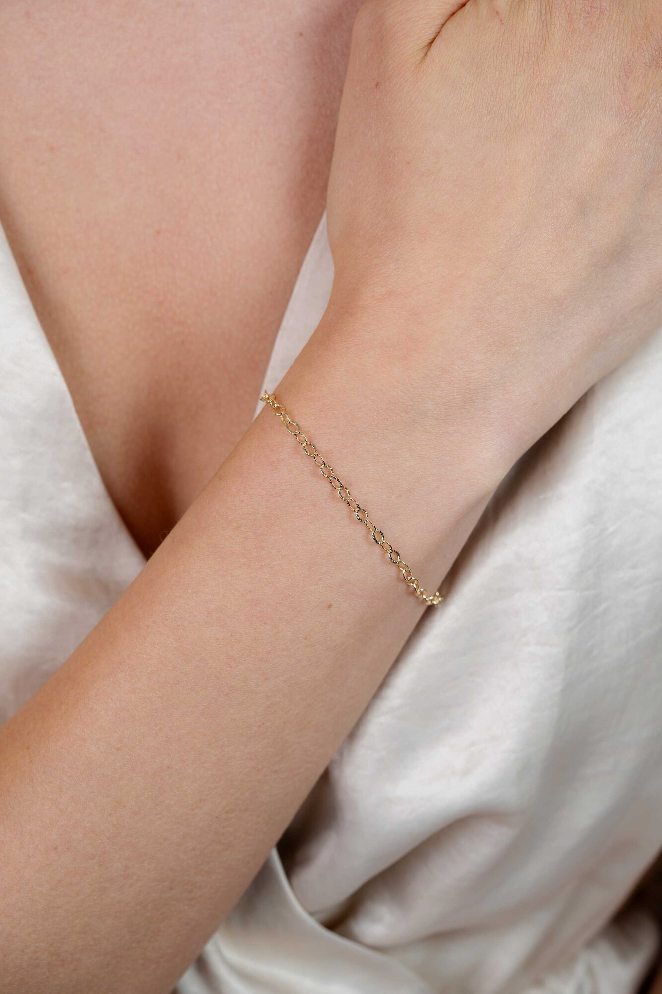 ZINZI Gold 14 krt gouden armband met bewerkte ovale schakels 3mm breed 19cm ZGA538