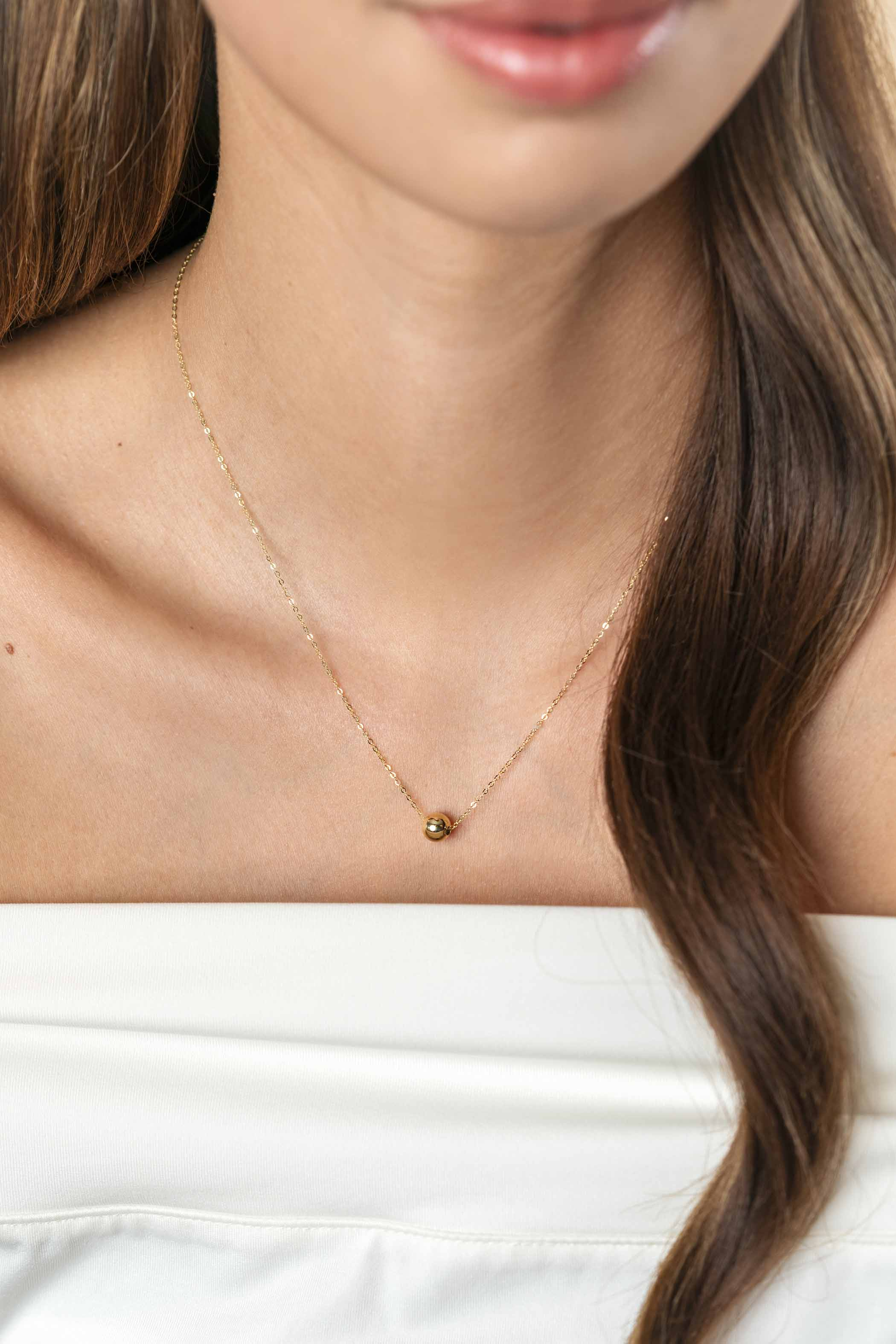 ZINZI Gold 14 krt gouden schakel kettinkje met sierlijke gladde bol van 6mm 42-45cm ZGC505
