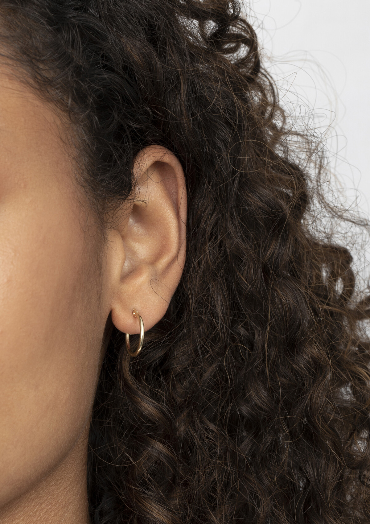 ZINZI Gold 14 karaat gouden oorringen ronde buis 15 x 1,5mm ZGO127


