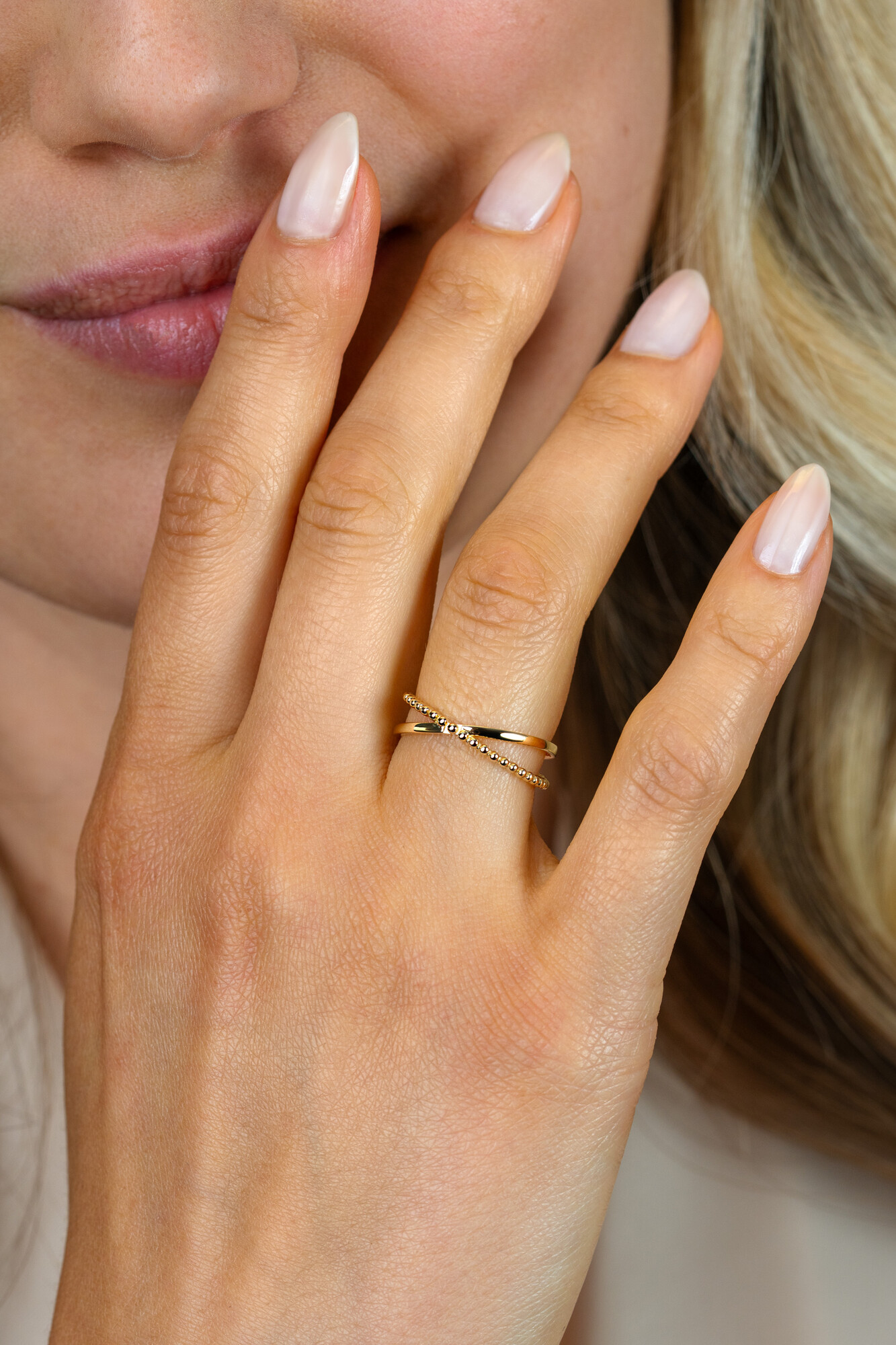 ZINZI Gold 14 krt gouden cross-over ring (5mm breed) glad en bolletjes ZGR539C