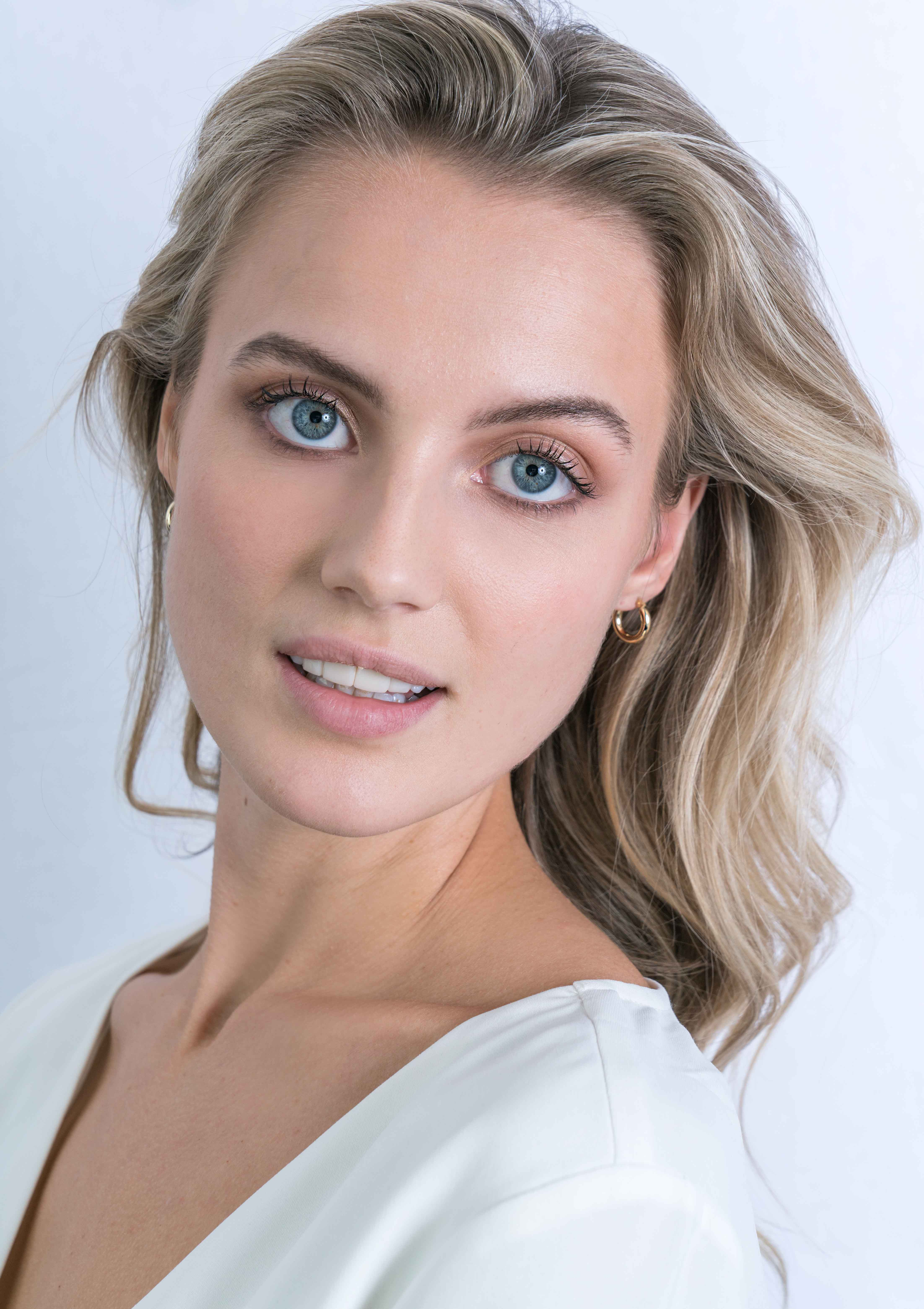 ZINZI Gold 14 karaat gouden oorringen ronde buis 13 x 3mm ZGO129


