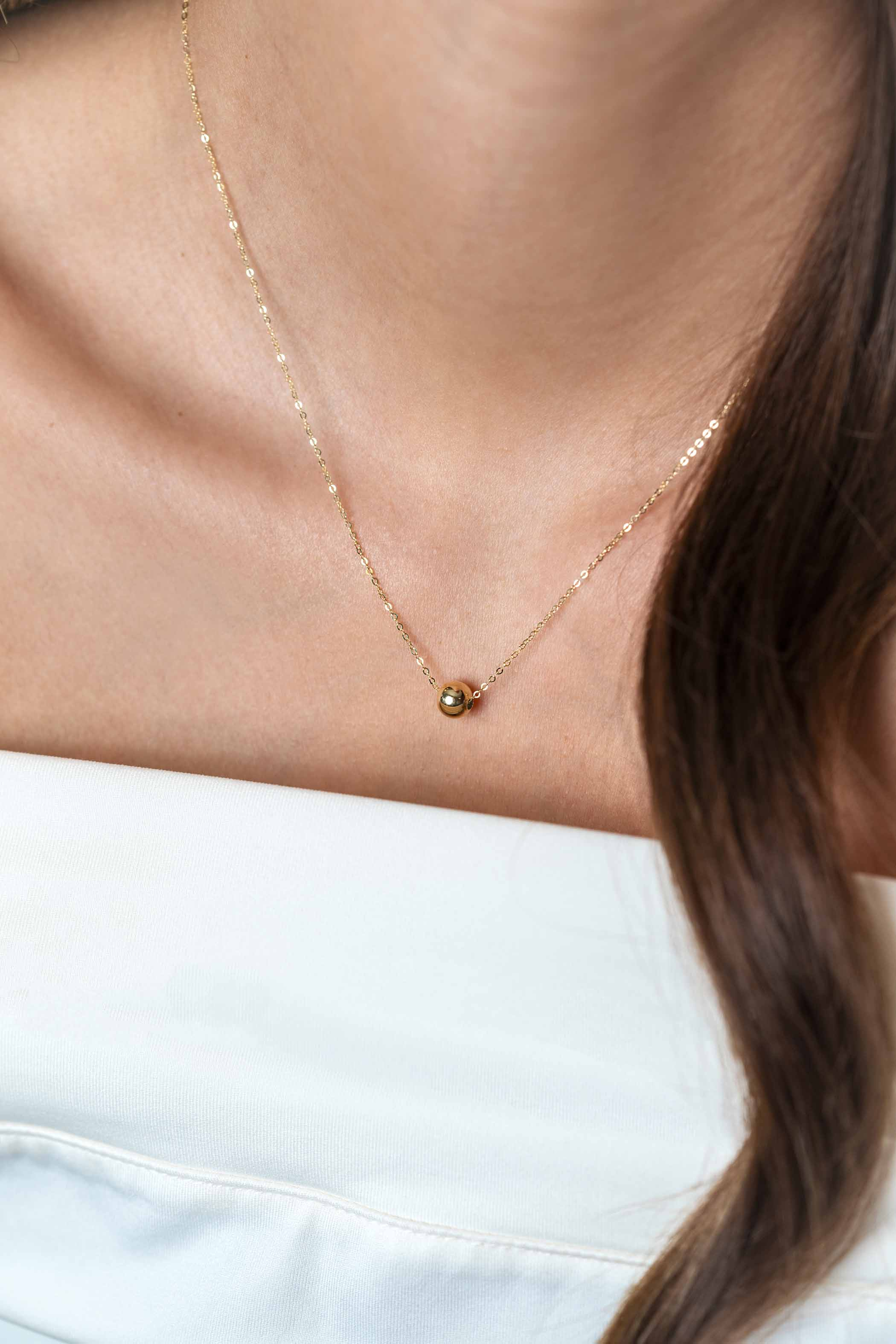 ZINZI Gold 14 krt gouden schakel kettinkje met sierlijke gladde bol van 6mm 42-45cm ZGC505
