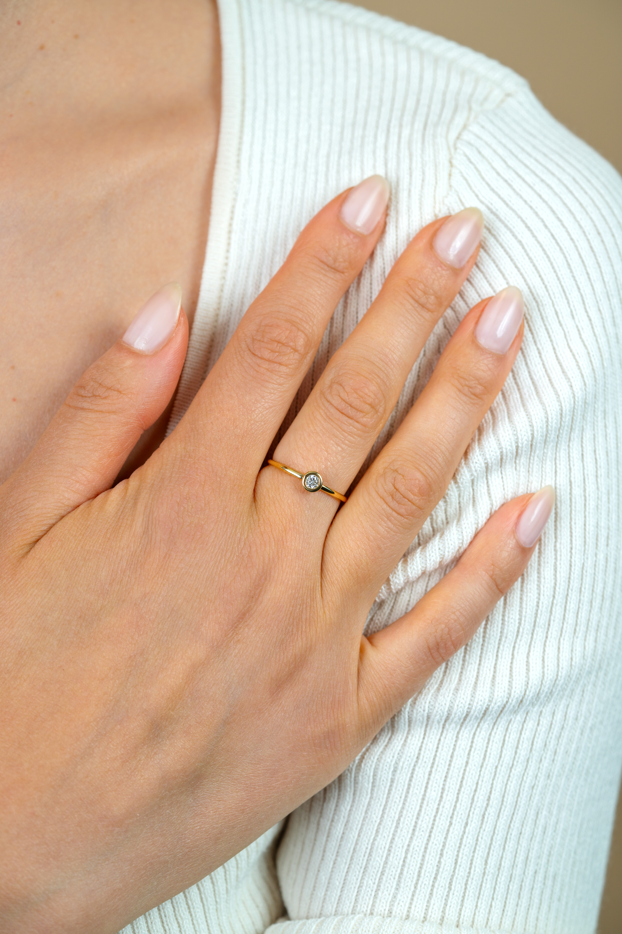 ZINZI Gold 14 krt gouden ring bezet met ronde witte zirconia 4,5mm breed ZGR371