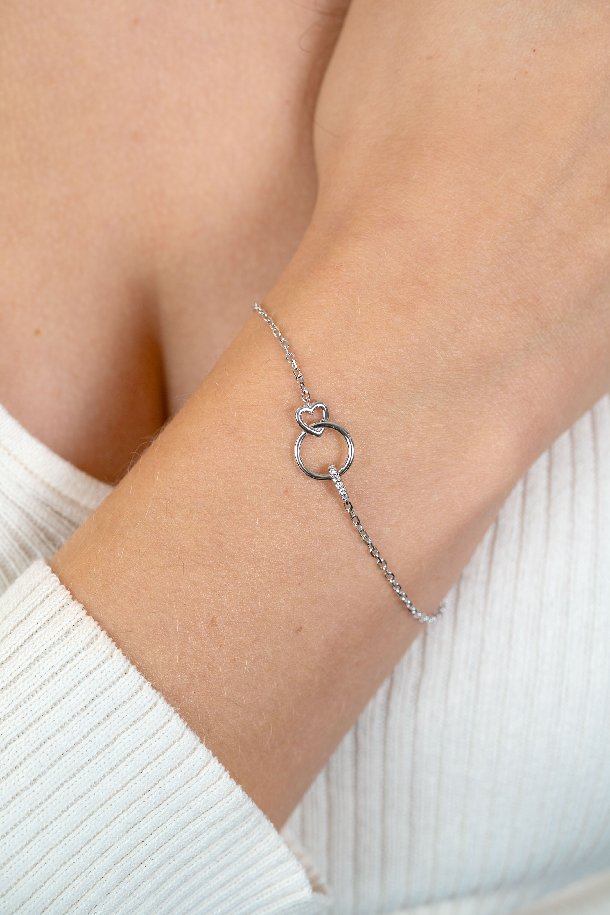 ZINZI zilveren armband met drie verbonden schakels en witte zirconia's ZIA2811