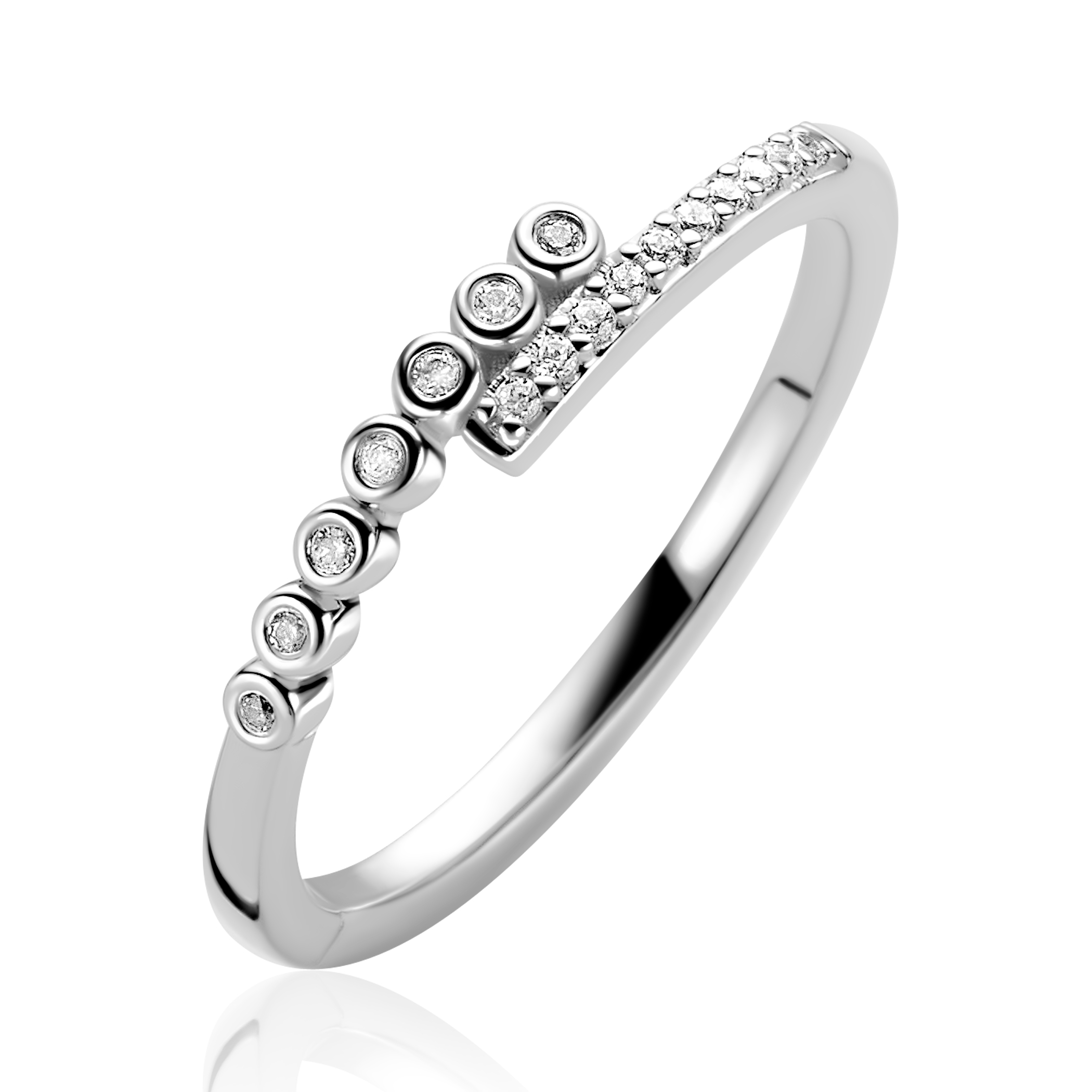 ZINZI zilveren ring (4mm breed) slagmodel bezet met witte zirkonia’s ZIR2729C