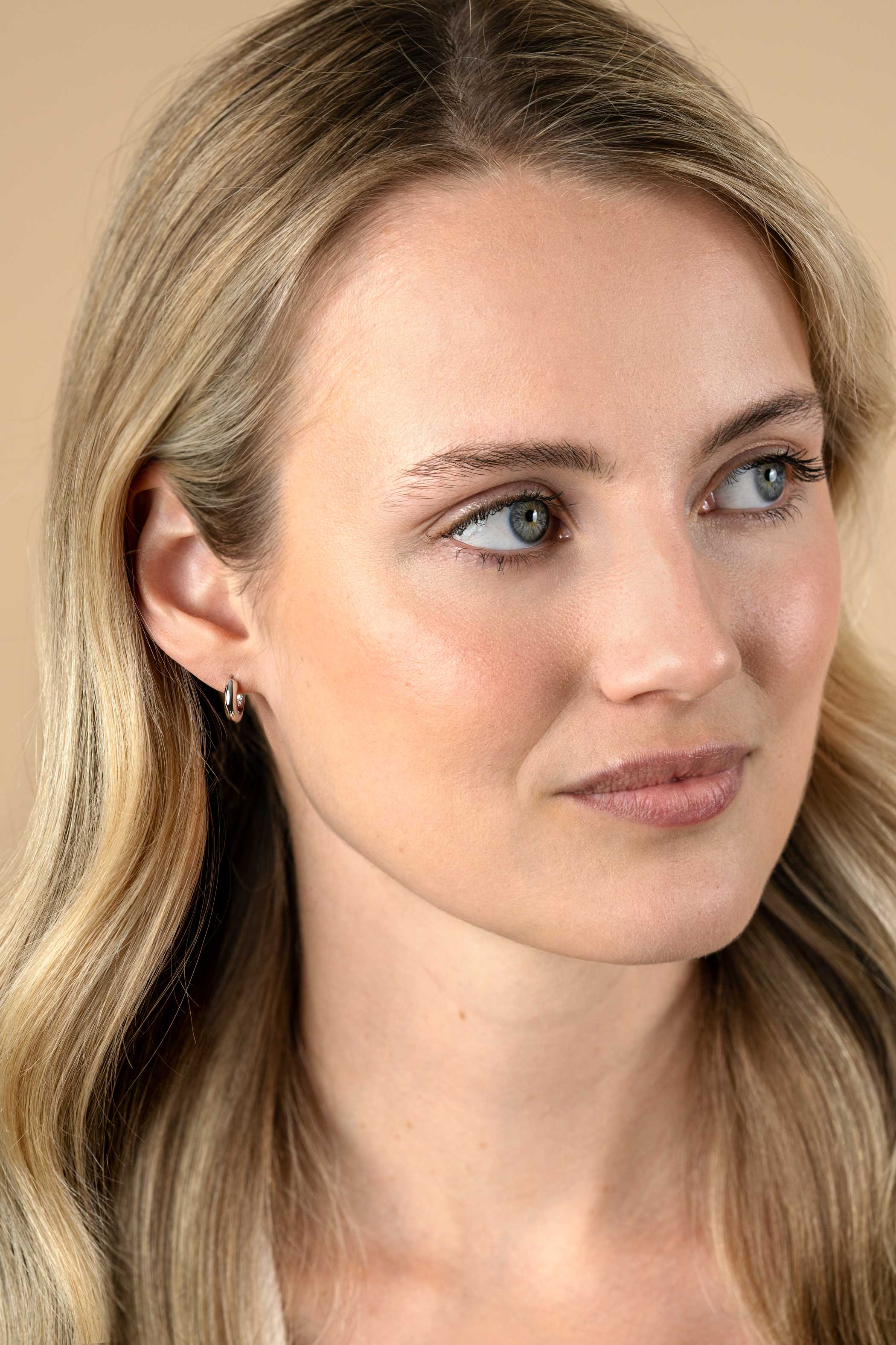 12,5mm ZINZI zilveren gladde oorringen met ronde buis 3mm met luxe klapsluiting ZIO2600