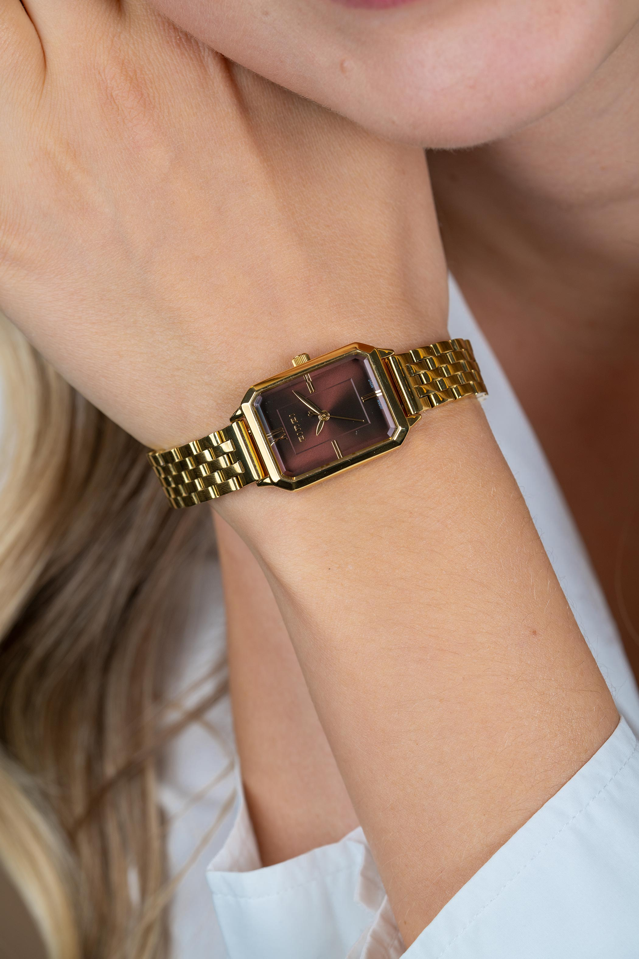 ZINZI Allure horloge 30mm achthoekige kast, bruine wijzerplaat, geelgoudkleurige stalen kast en band, Japans uurwerk ZIW2536
