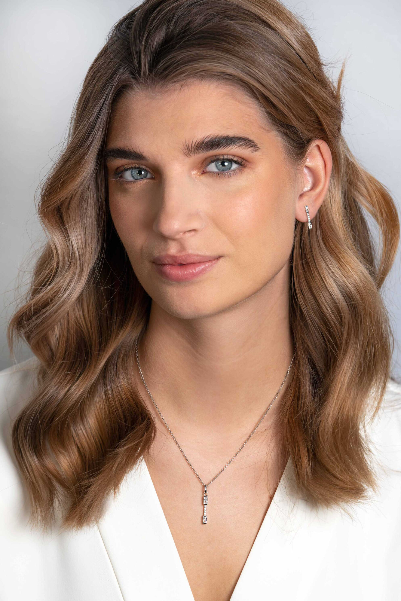 ZINZI zilveren hanger staafje 28mm met witte zirconia's ZIH2077 (zonder collier)