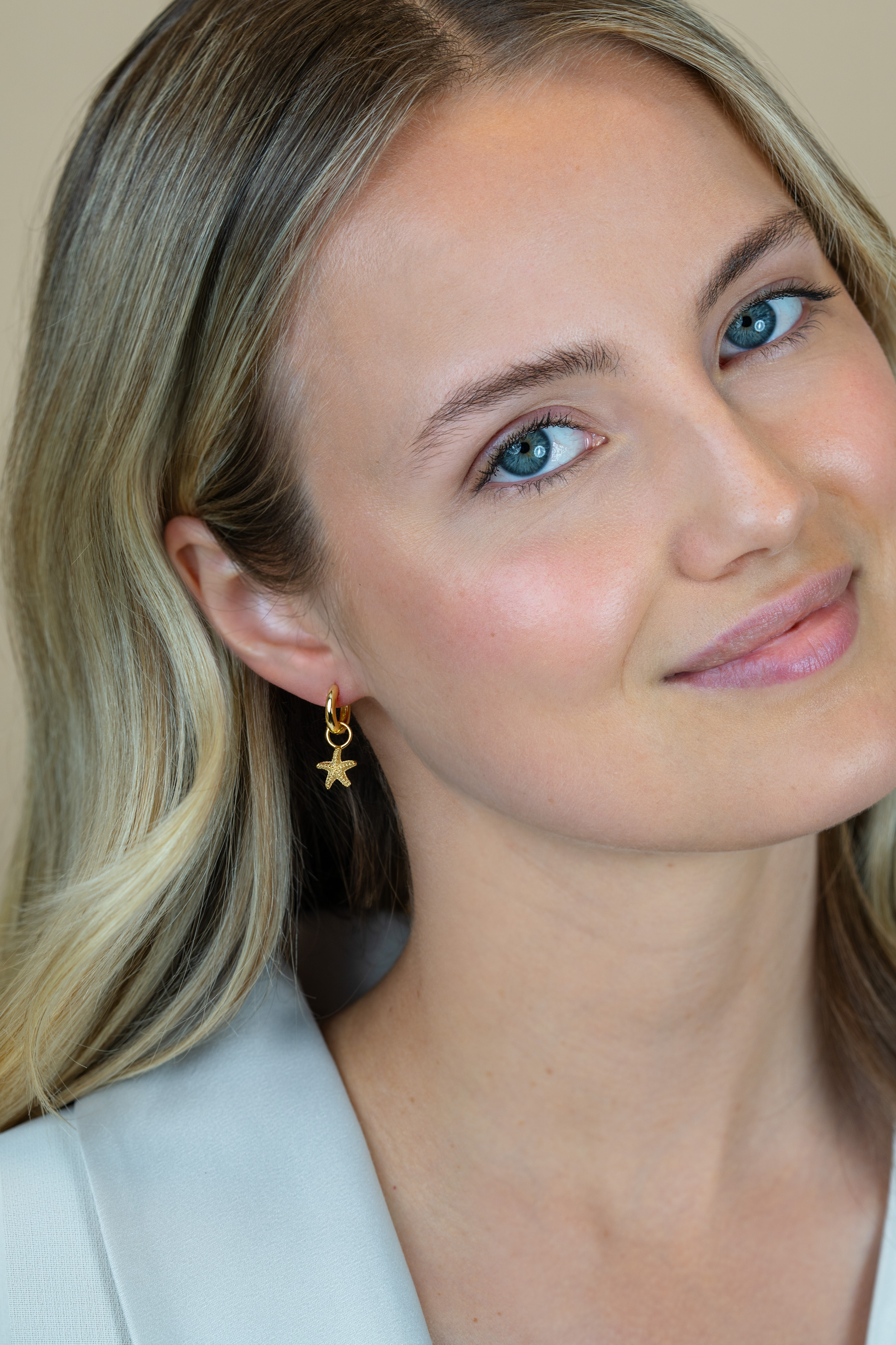 8mm ZINZI gold plated zilveren oorbedels zeester ZICH2731 (zonder oorringen)