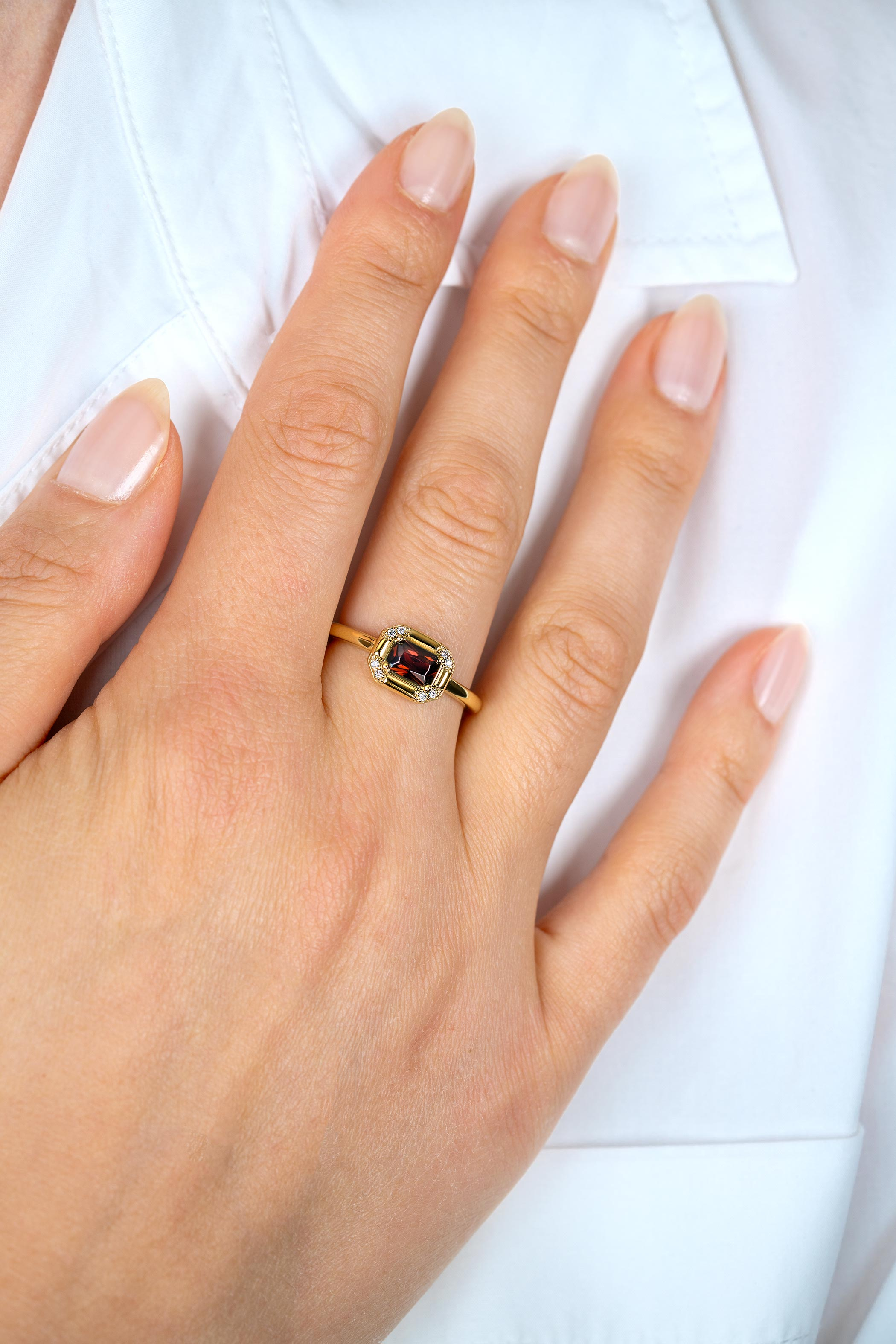 ZINZI goldplated zilveren ring met achthoekige zetting en bruine kleursteen ZIR2803C