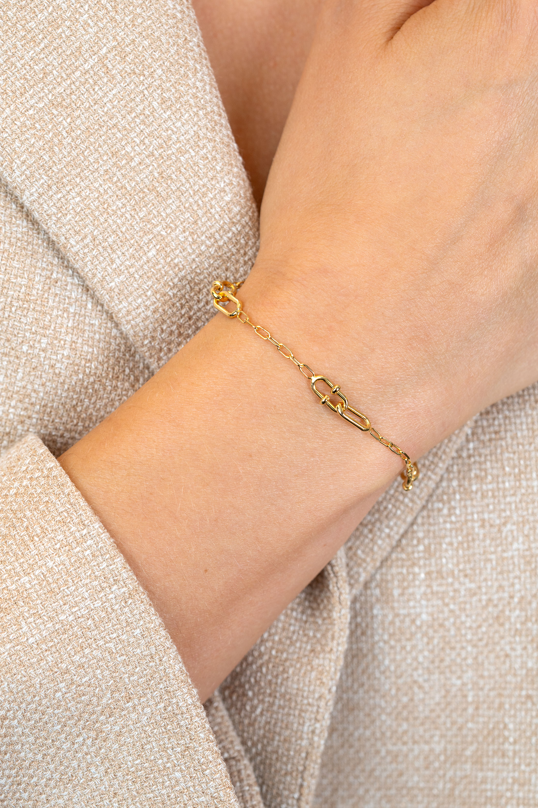 ZINZI gold plated zilveren schakelarmband met paperclip schakels en dubbele geknoopte schakels ZIA2798