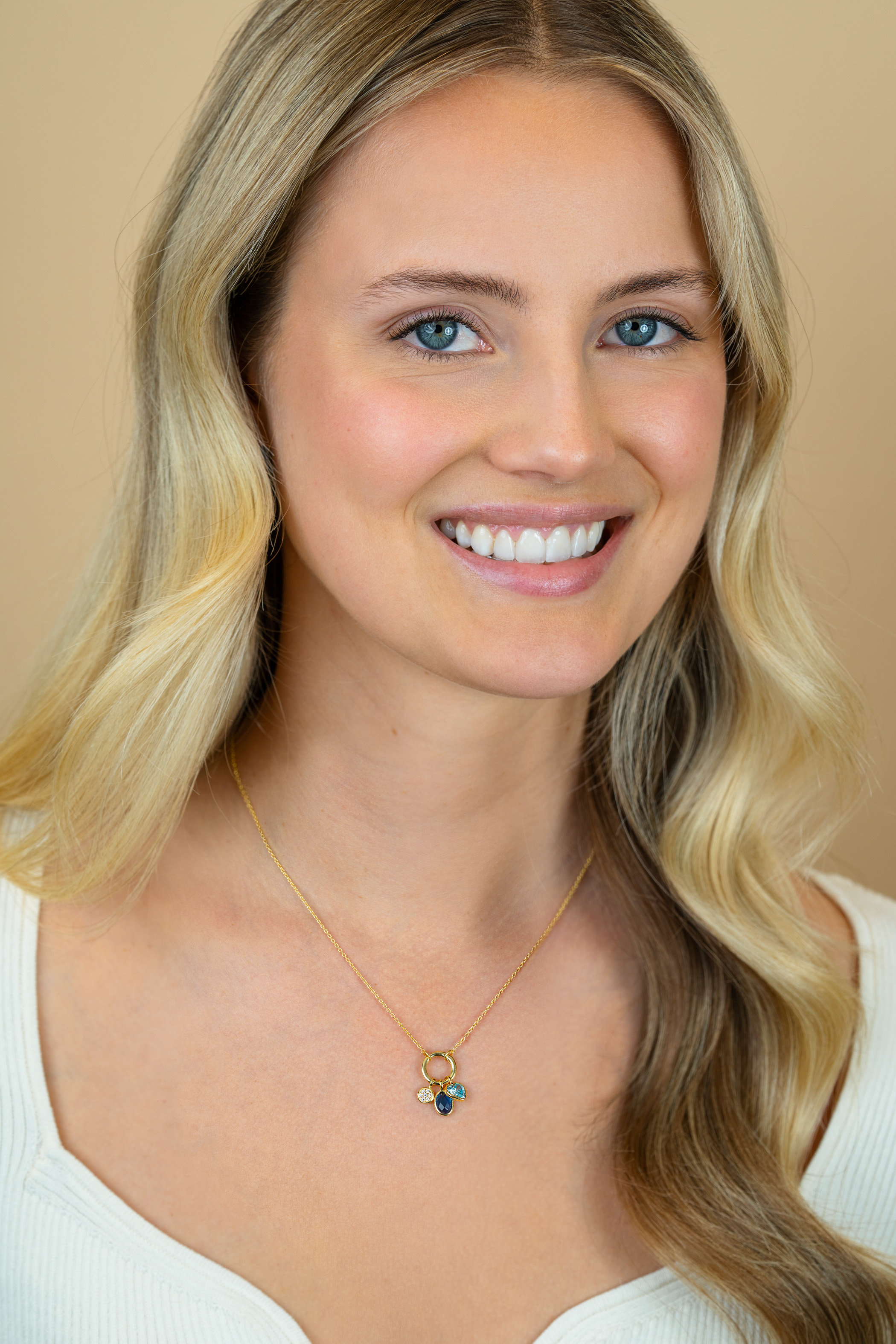 ZINZI gold plated zilveren ketting met ronde sluitring en drie luxe bedels 42-45cm ZIC2737