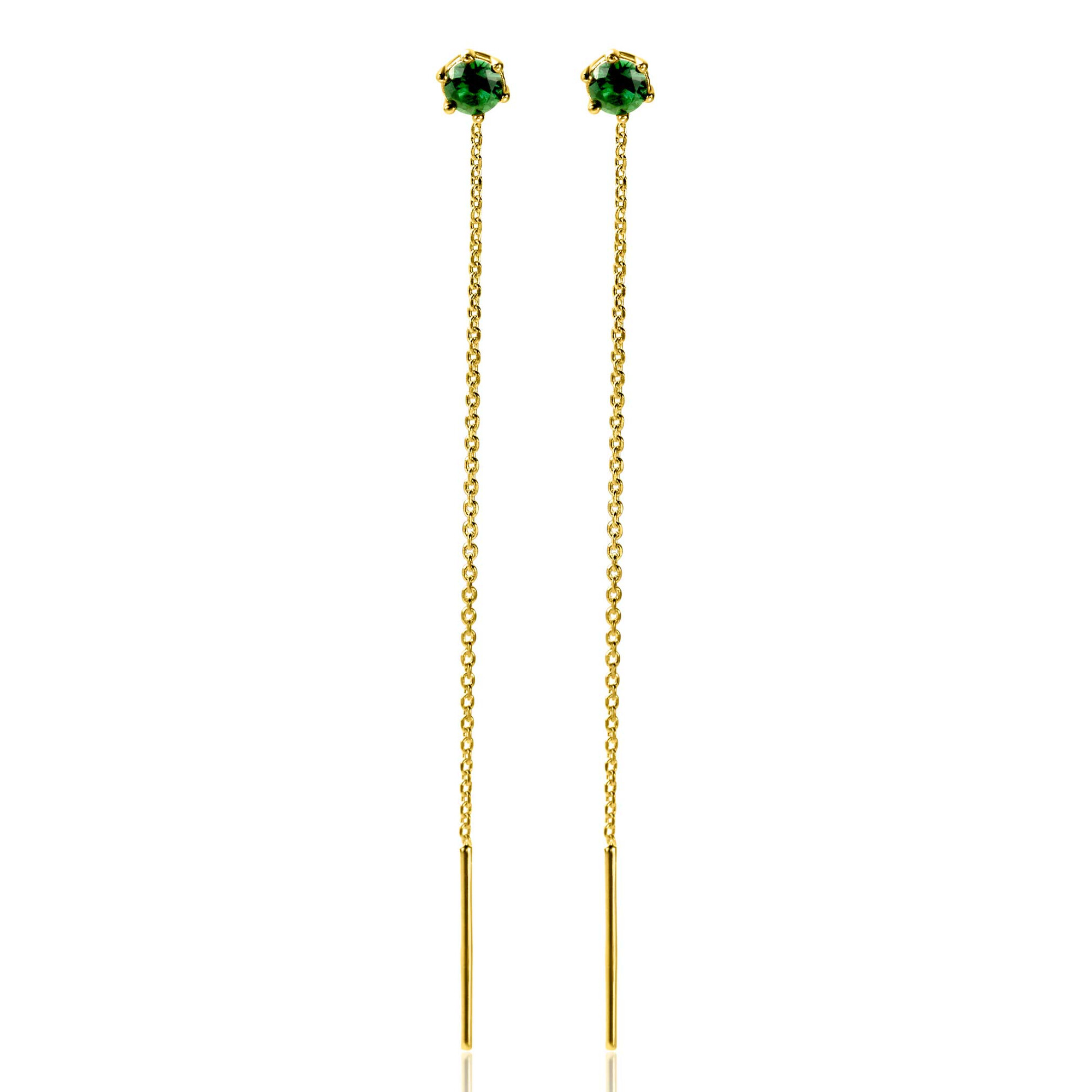 80mm ZINZI gold plated zilveren doortrek oorbellen met chatonzetting 5mm groene kleursteen en sierlijk kettinkje ZIO2576GG
