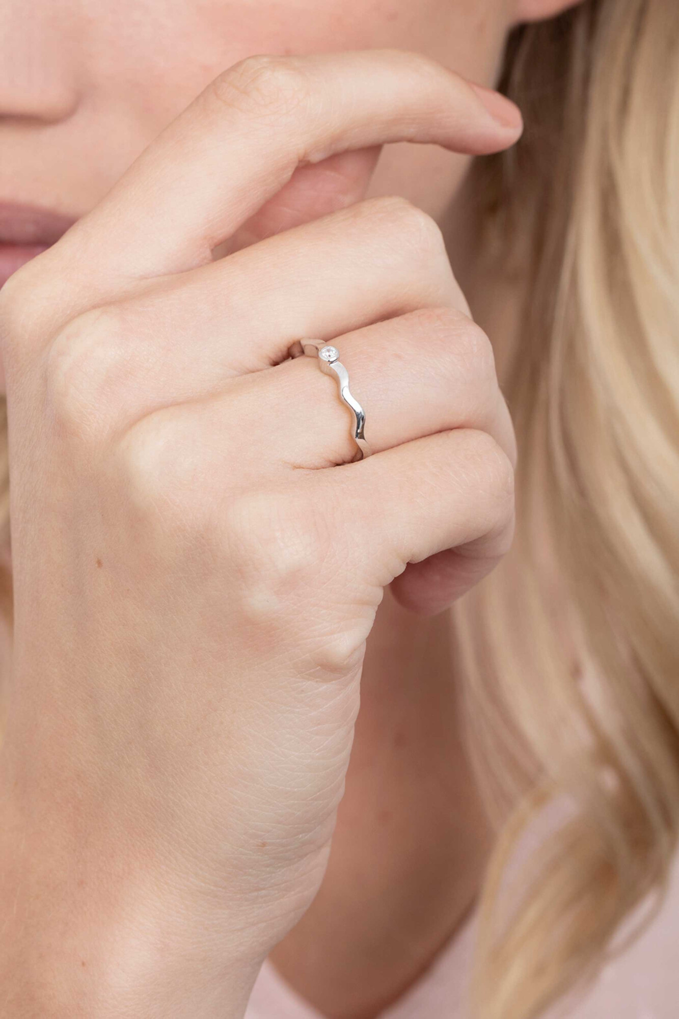 ZINZI zilveren ring golvend 'waves' ZIR2013