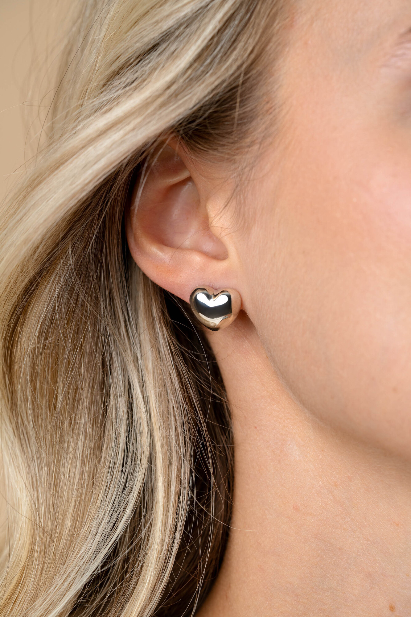 13mm ZINZI zilveren oorstekers in bolle hart vorm ZIO2672