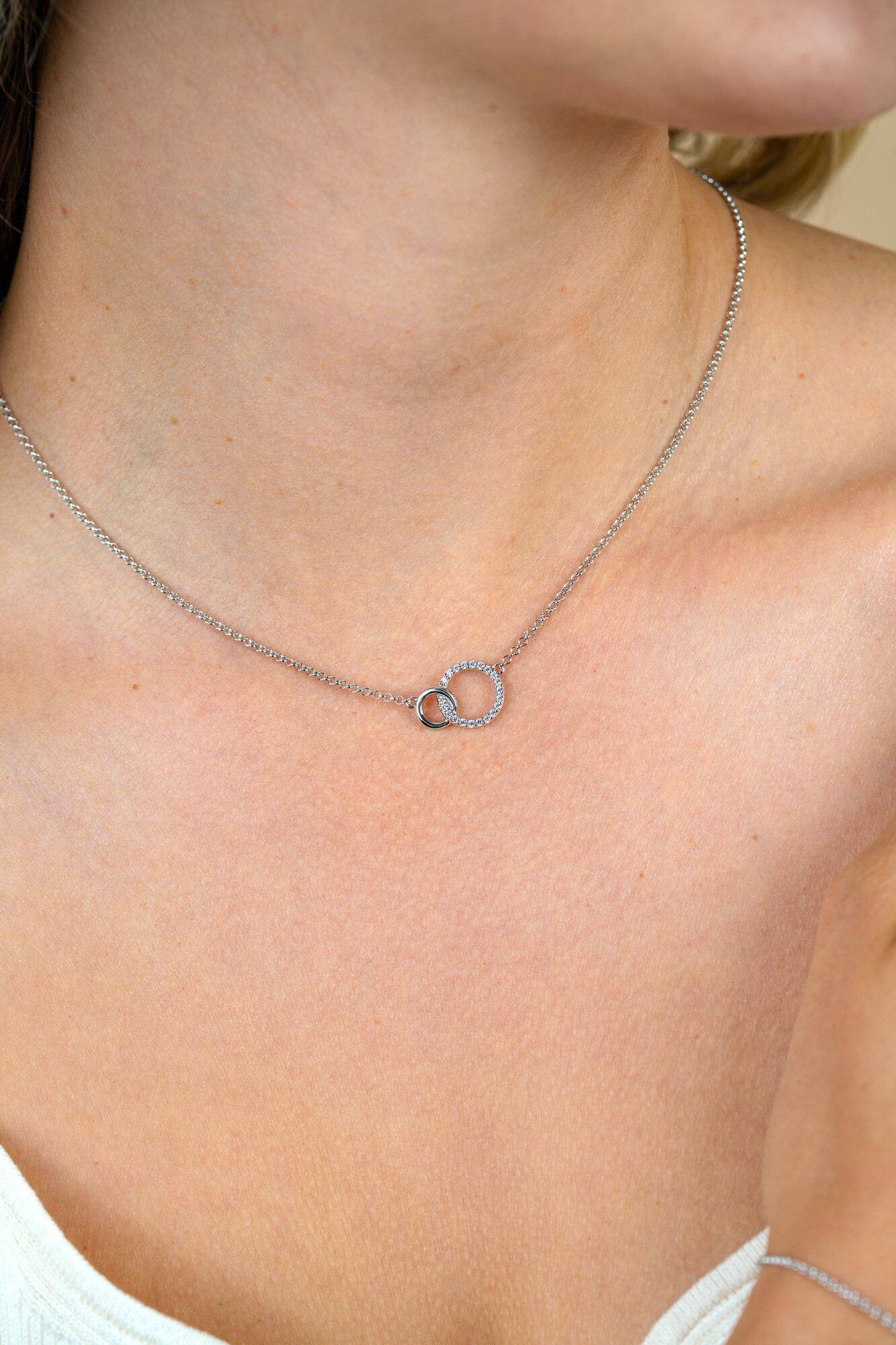 ZINZI zilveren ketting 2 open rondjes verbonden wit ZIC1782
