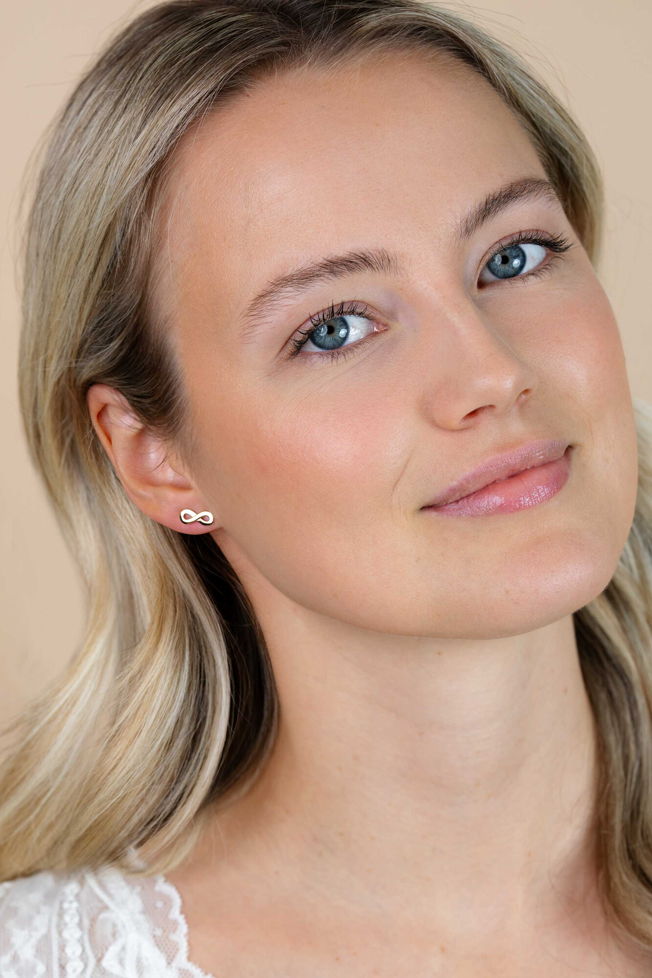 ZINZI zilveren geelgoudvergulde oorknoppen infinity ZIO1065G