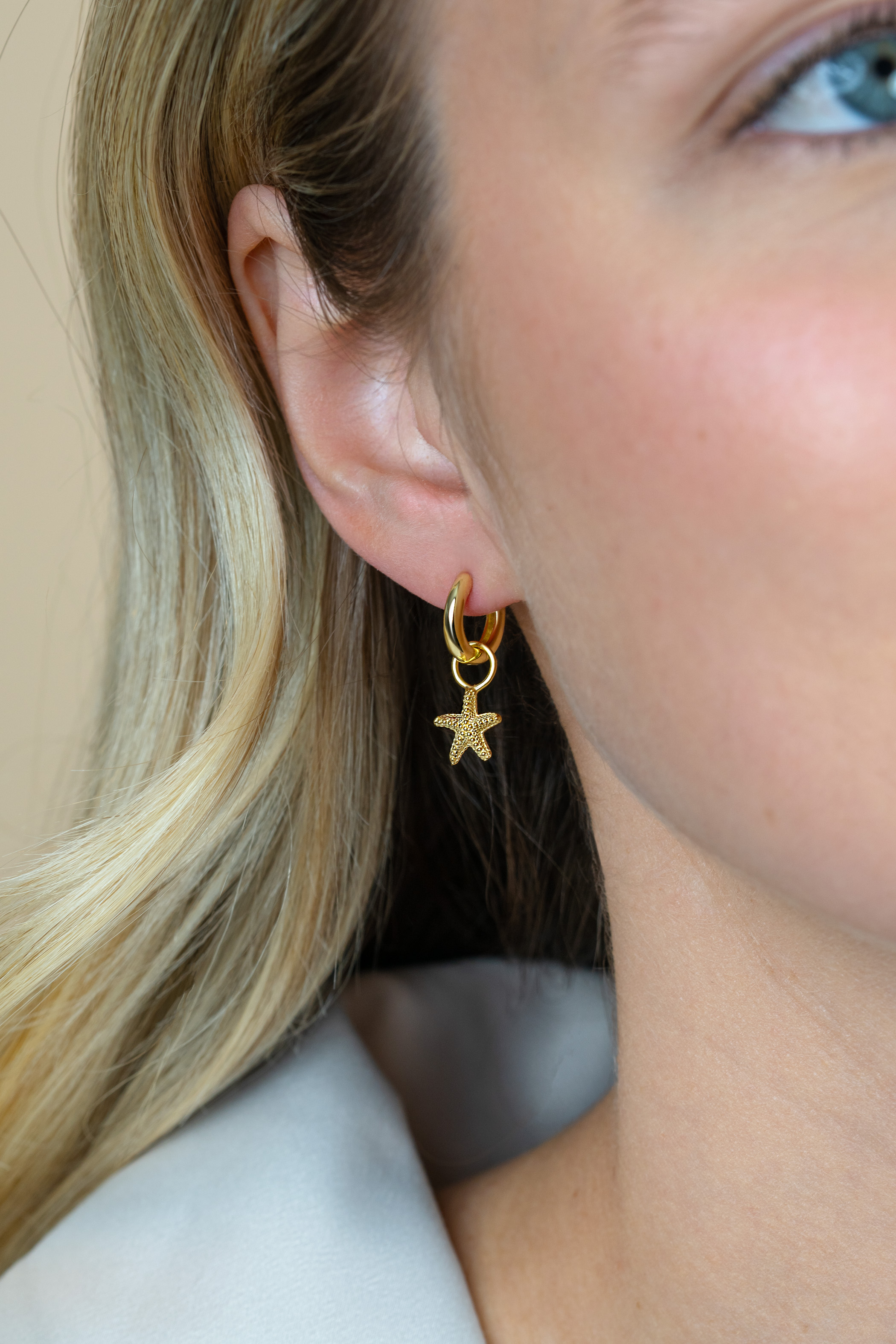 8mm ZINZI gold plated zilveren oorbedels zeester ZICH2731 (zonder oorringen)