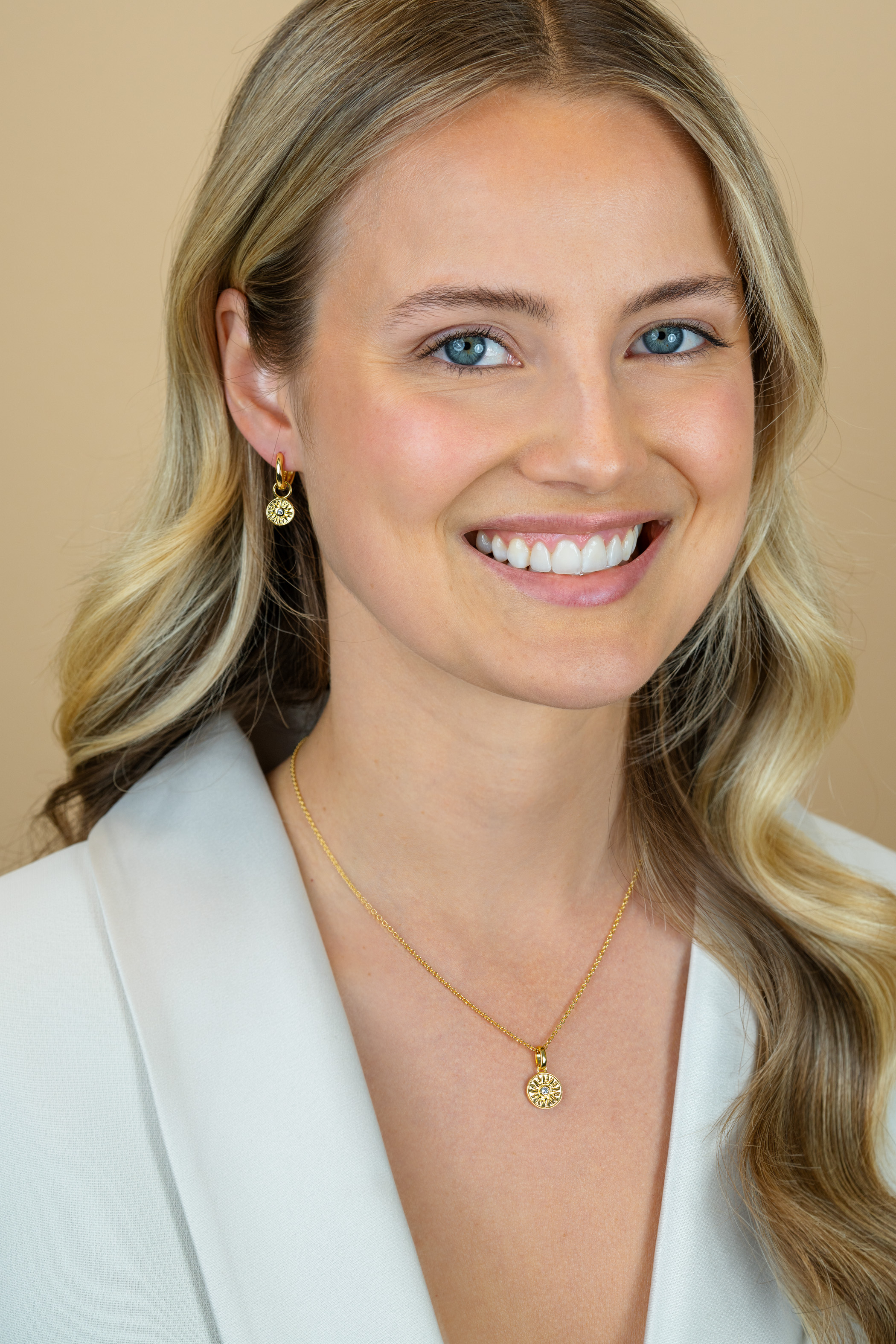 ZINZI gold plated zilveren ketting 42-45cm met zon hanger, bezet met witte zirkonia ZIC2741