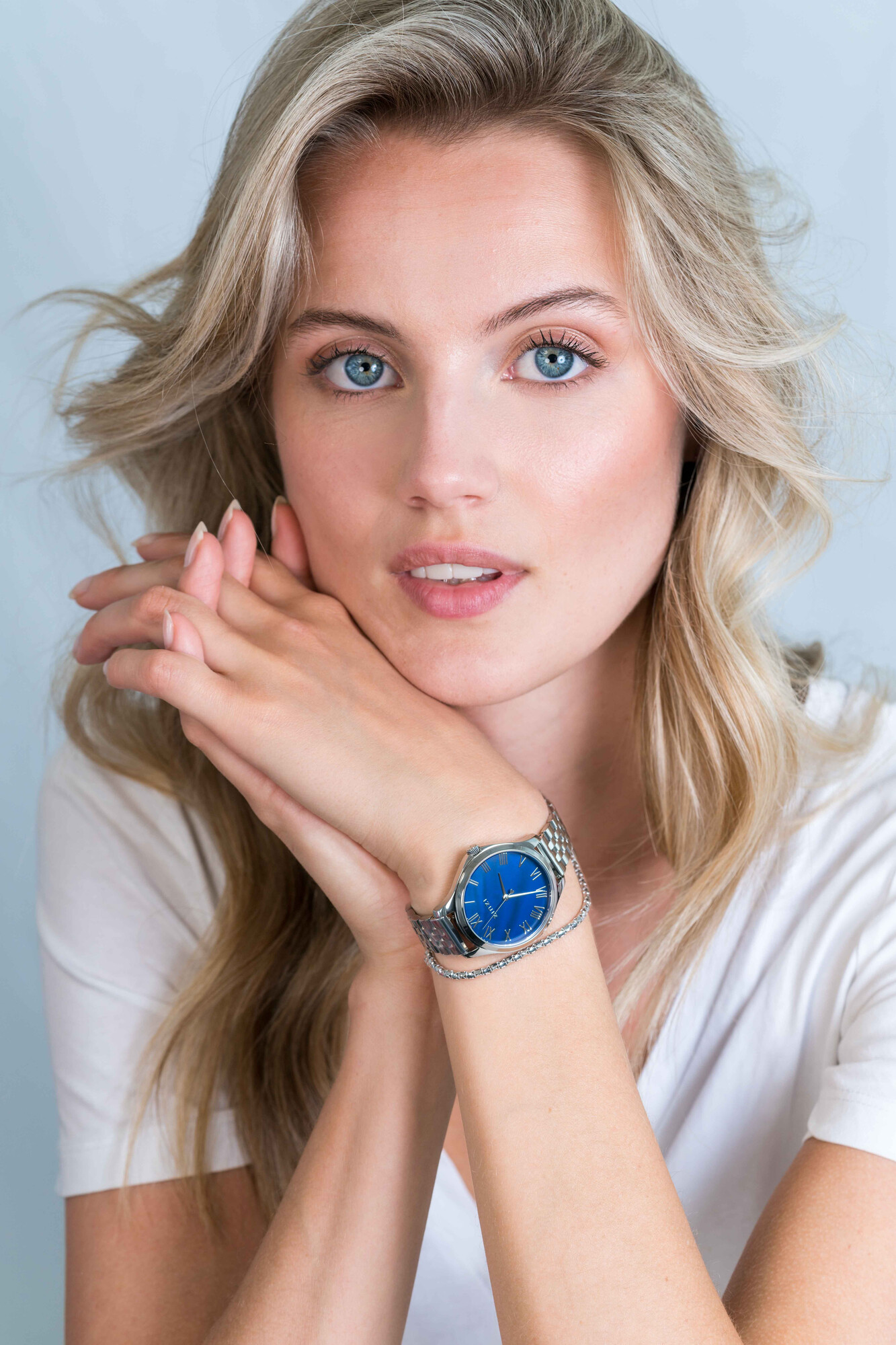 ZINZI horloge JULIA 34mm donkerblauwe parelmoer wijzerplaat romeinse cijfers stalen kast en band ZIW1146
