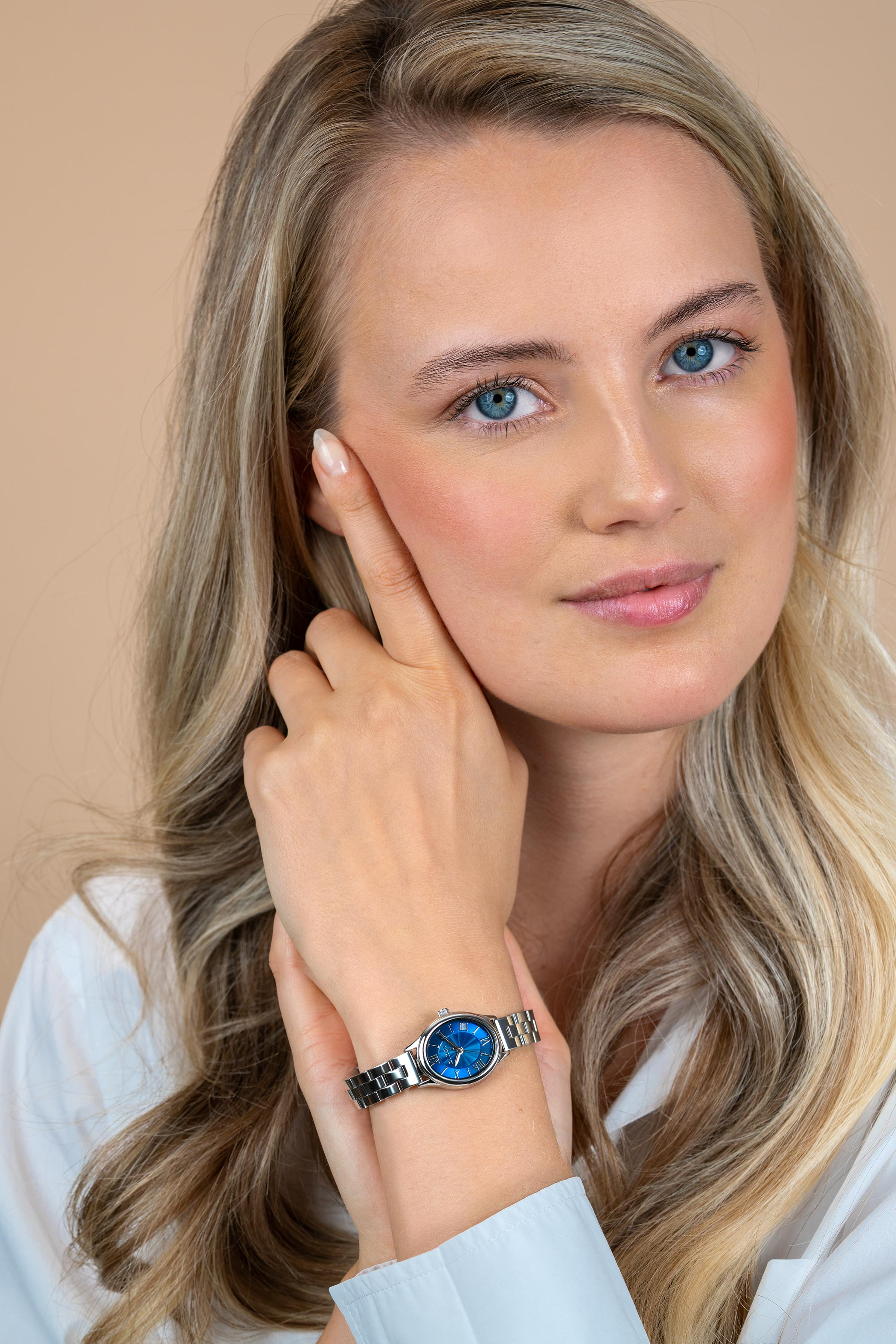 ZINZI Belle Ovale 26mm zilverkleurig horloge blauwe wijzerplaat en stalen schakelband, Japans uurwerk ZIW2955

