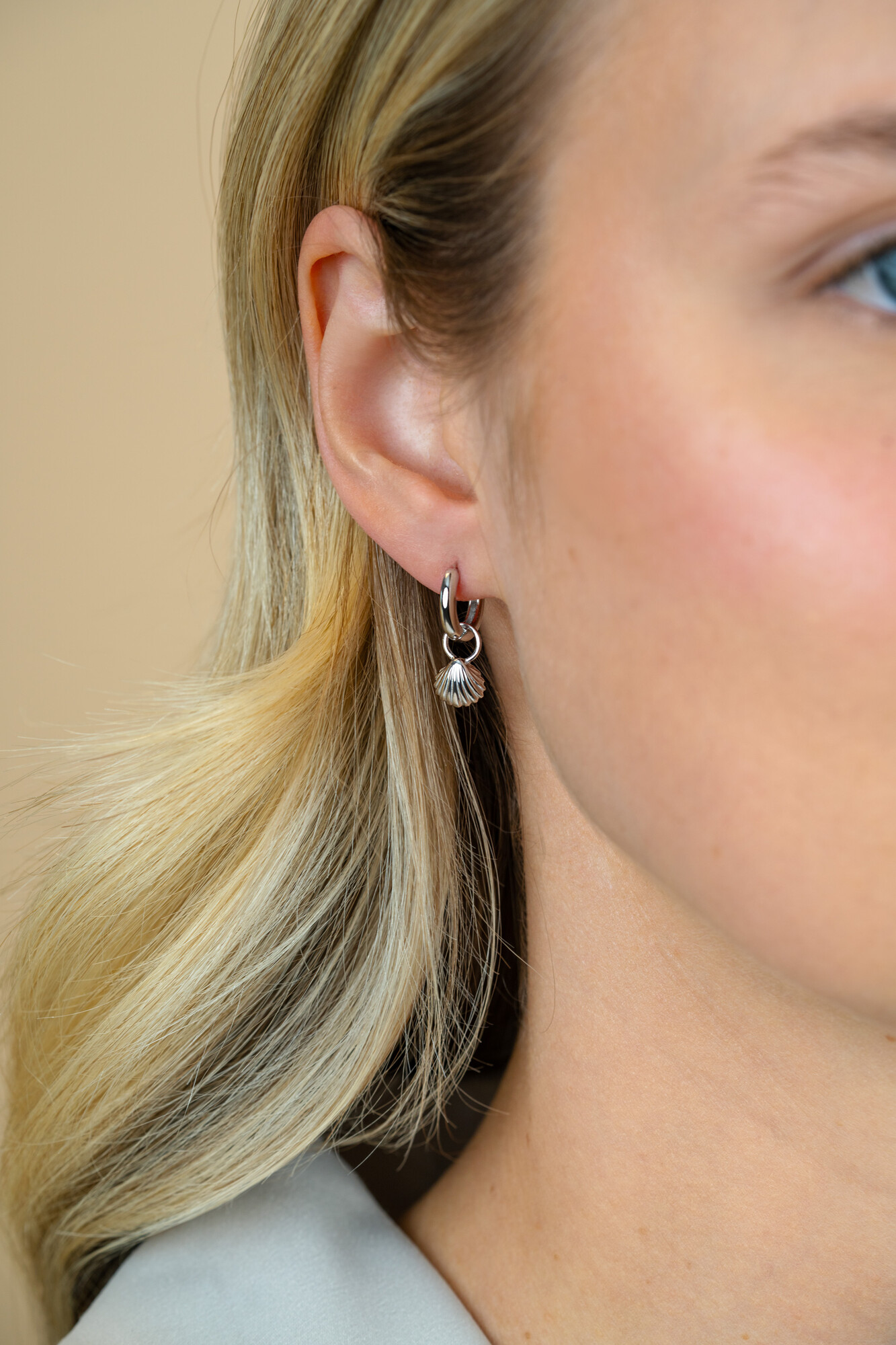 8mm ZINZI zilveren oorbedels schelp ZICH2732 (zonder oorringen)