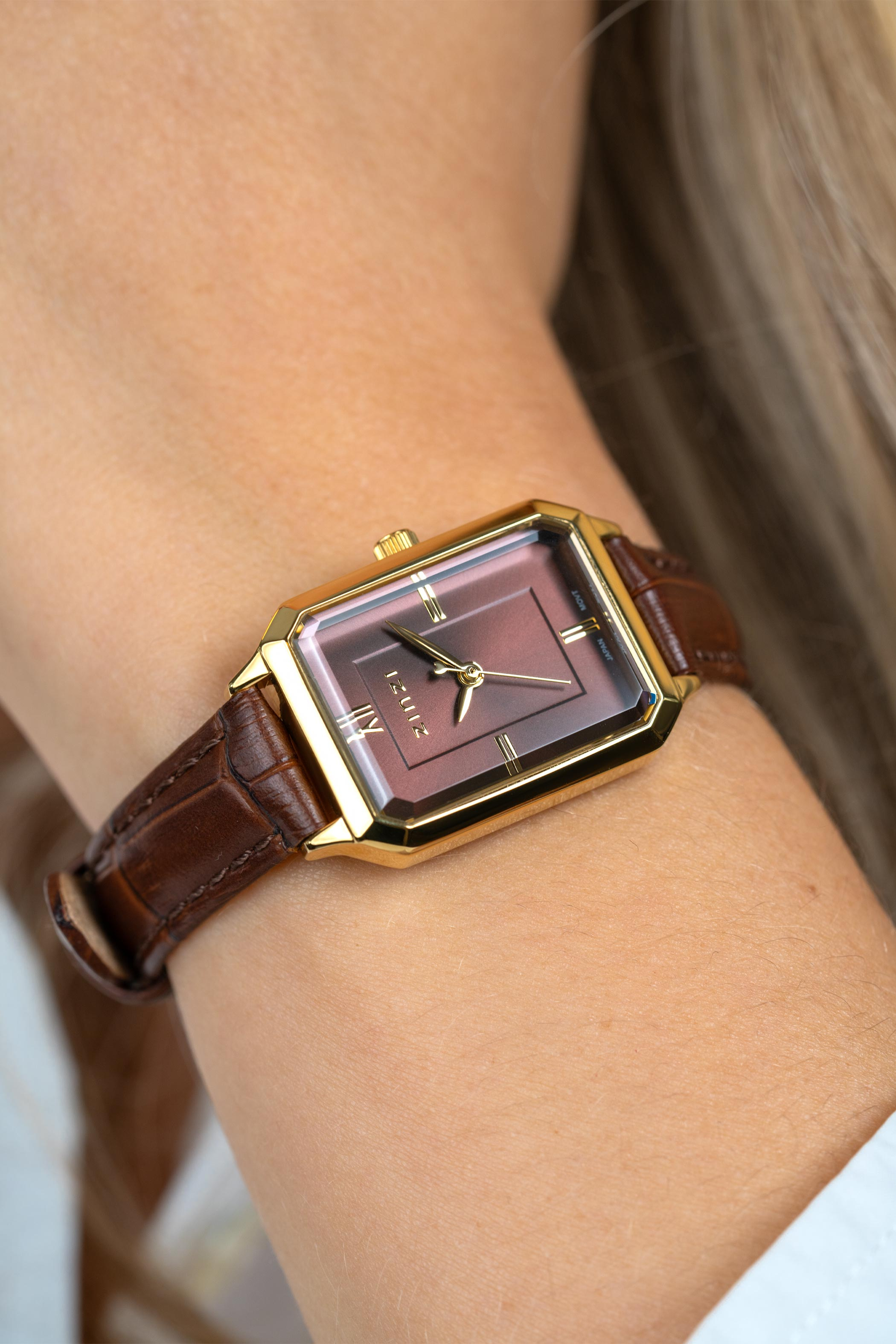 ZINZI Allure horloge 30mm achthoekige kast, bruine wijzerplaat, geelgoudkleurige kast en leren band, Japans uurwerk ZIW2536B
