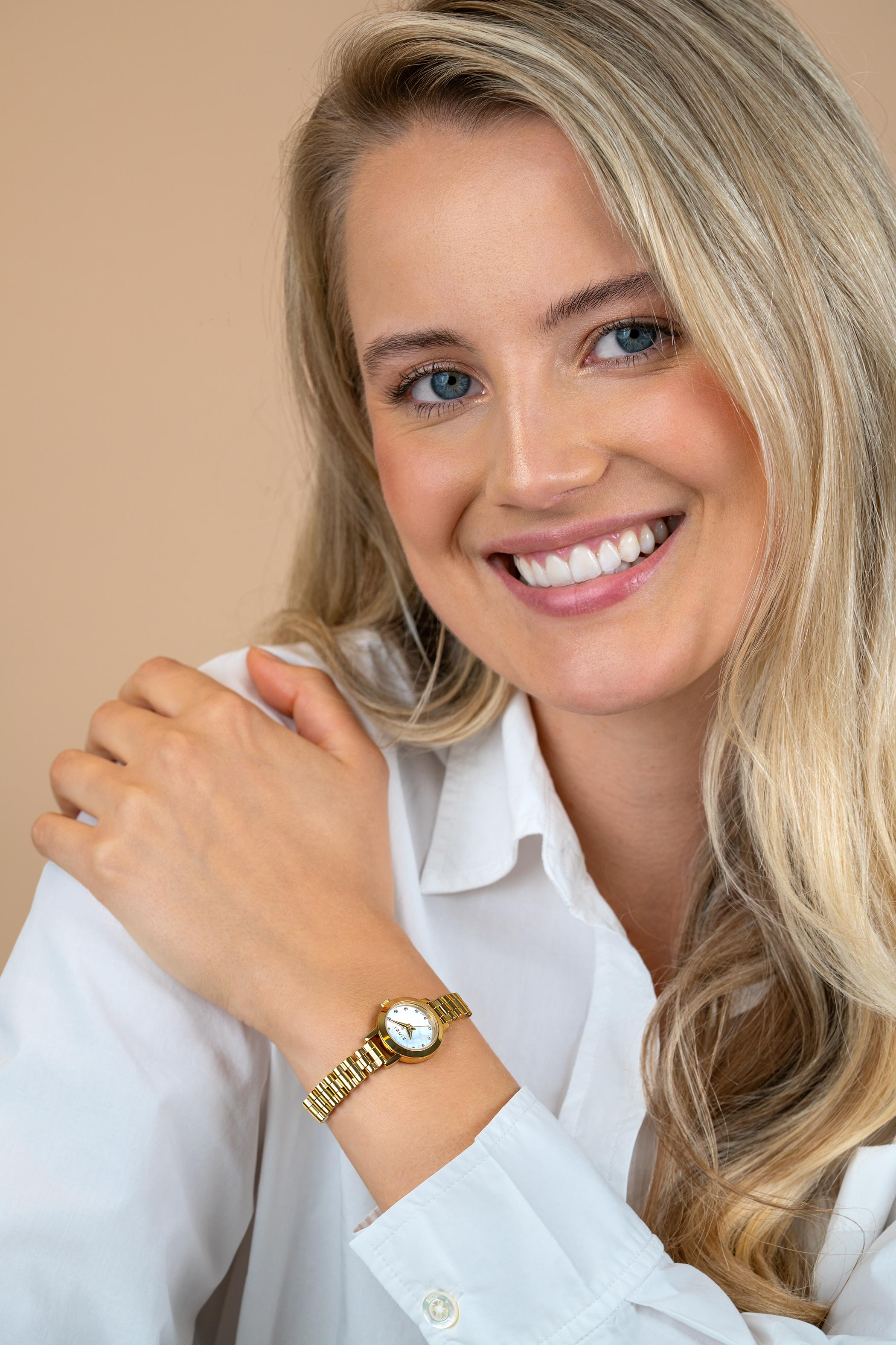 ZINZI Etoile Nuit horloge 20mm parelmoer wijzerplaat, witte zirkonia's als uur-aanduiding, goudkleurige stalen kast en schakelband, Japans uurwerk ZIW3134