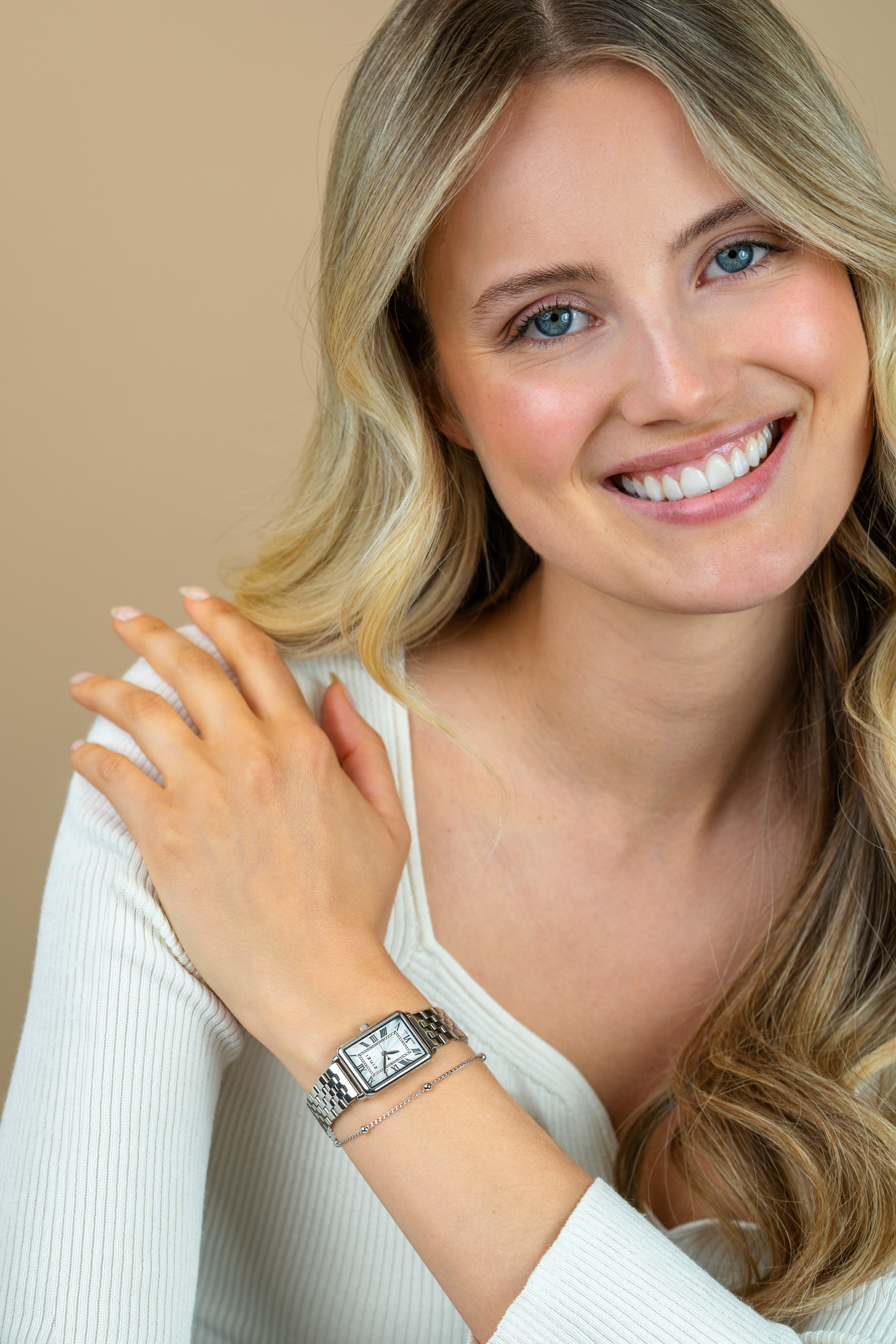 ZINZI Elegance horloge witte wijzerplaat en rechthoekige kast stalen schakelband 28mm extra dun ZIW1906
